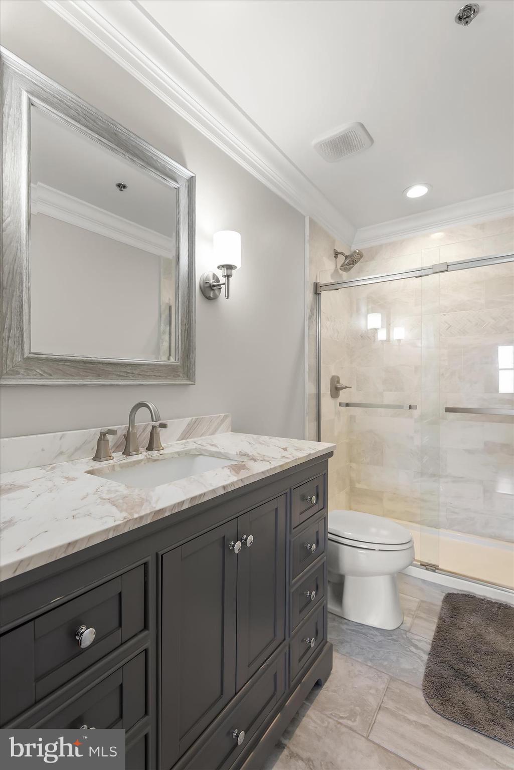 LIGHTHOUSE POINT EAST - Residential