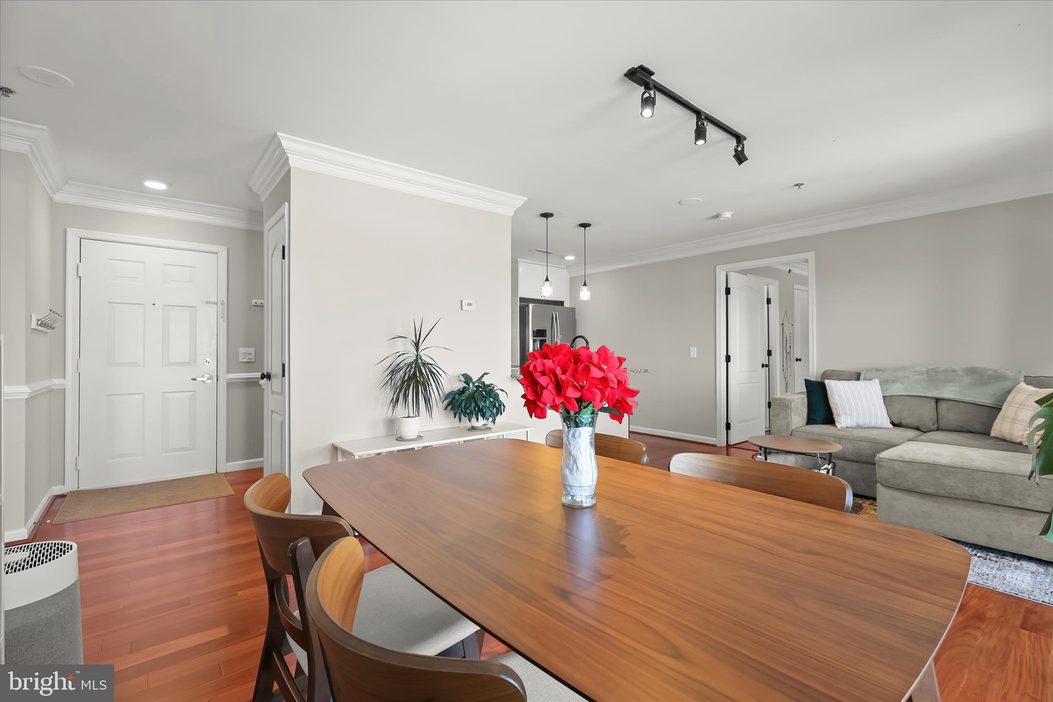 LIGHTHOUSE POINT EAST - Residential