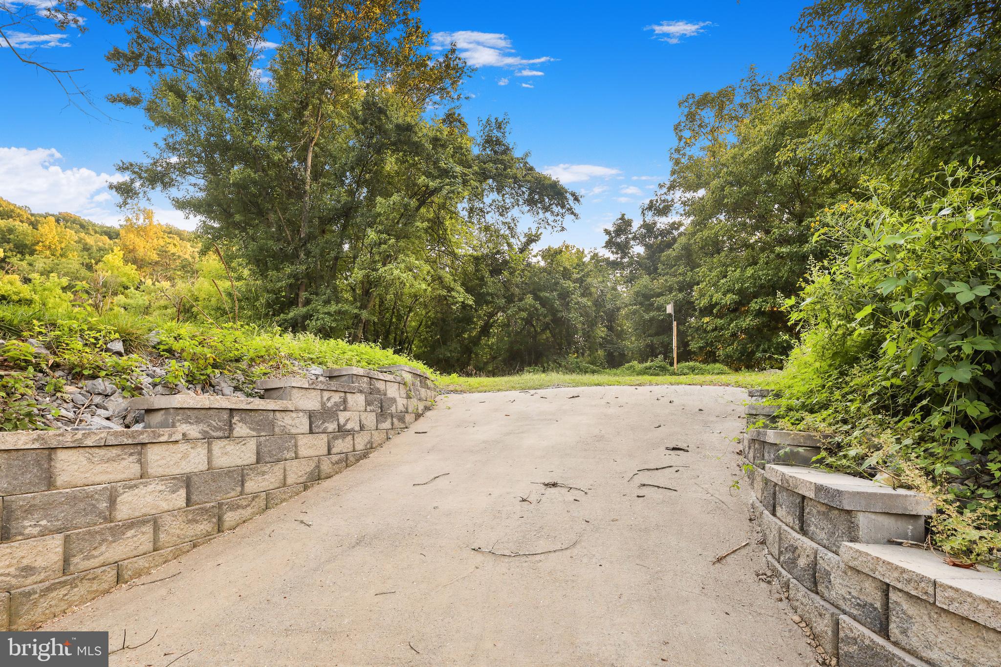 Lot 8-10 HOWELLSVILLE RD