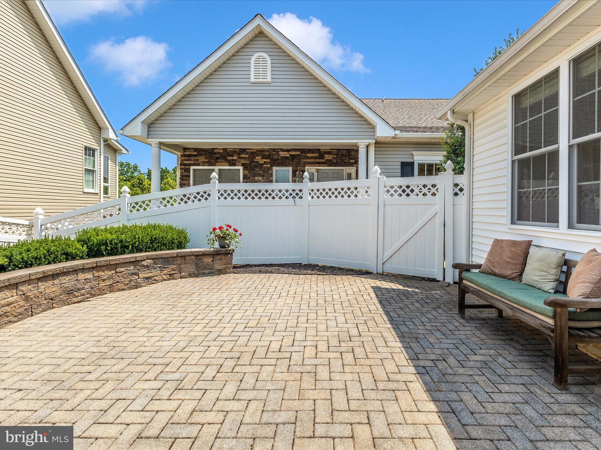 FOXFIELD AT MIDDLETOWN - Residential