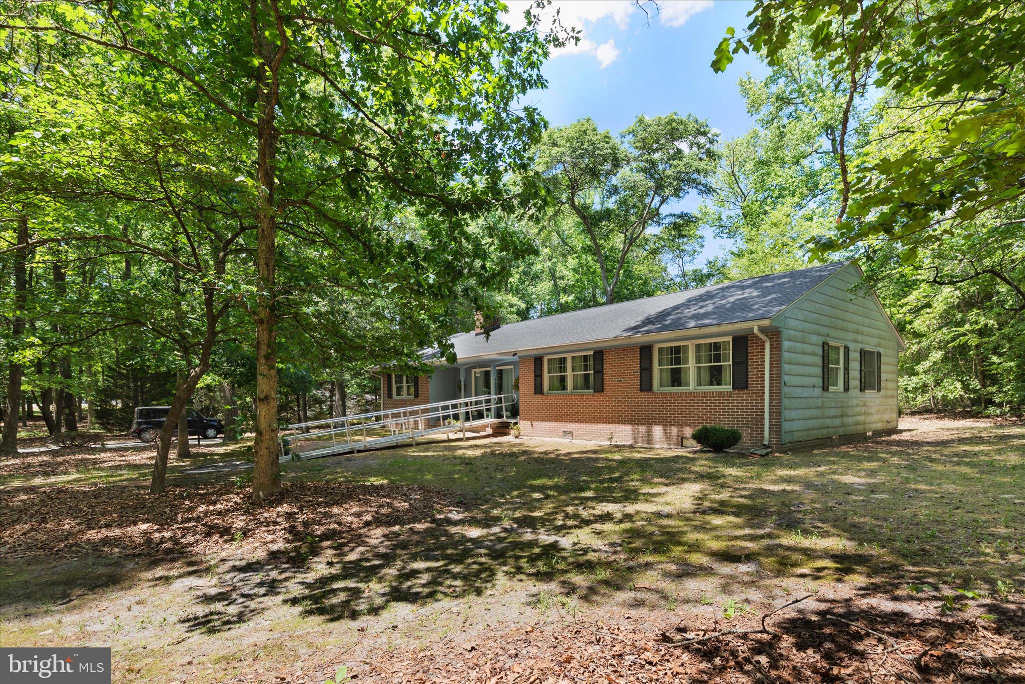 3821 NASSAWANGO HILLS DRIVE