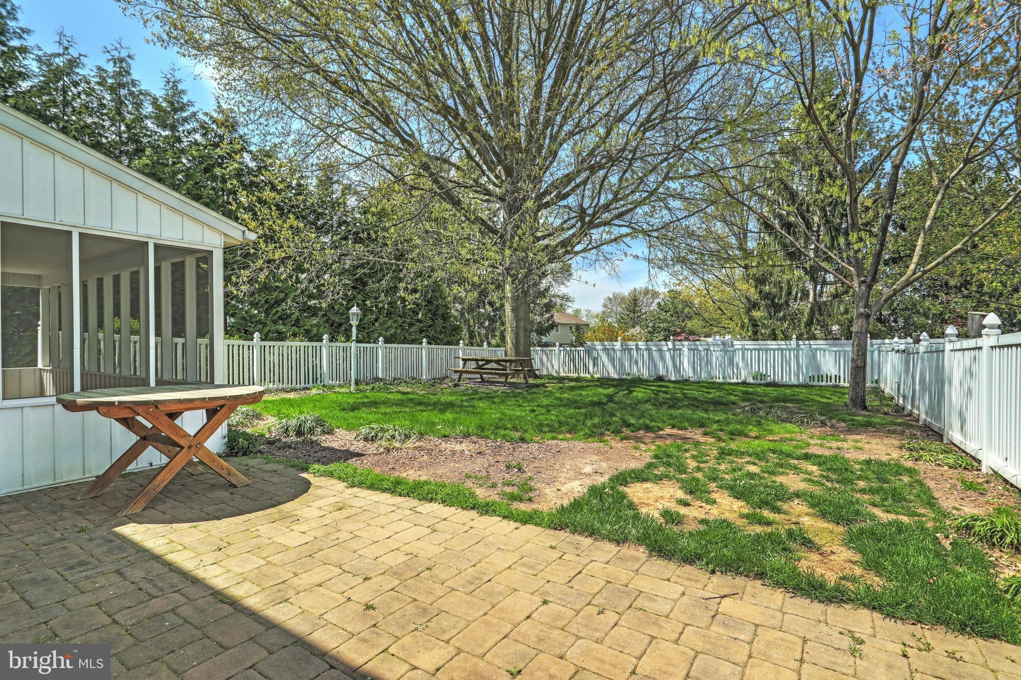 OUTDOOR COUNTRY CLUB - Residential