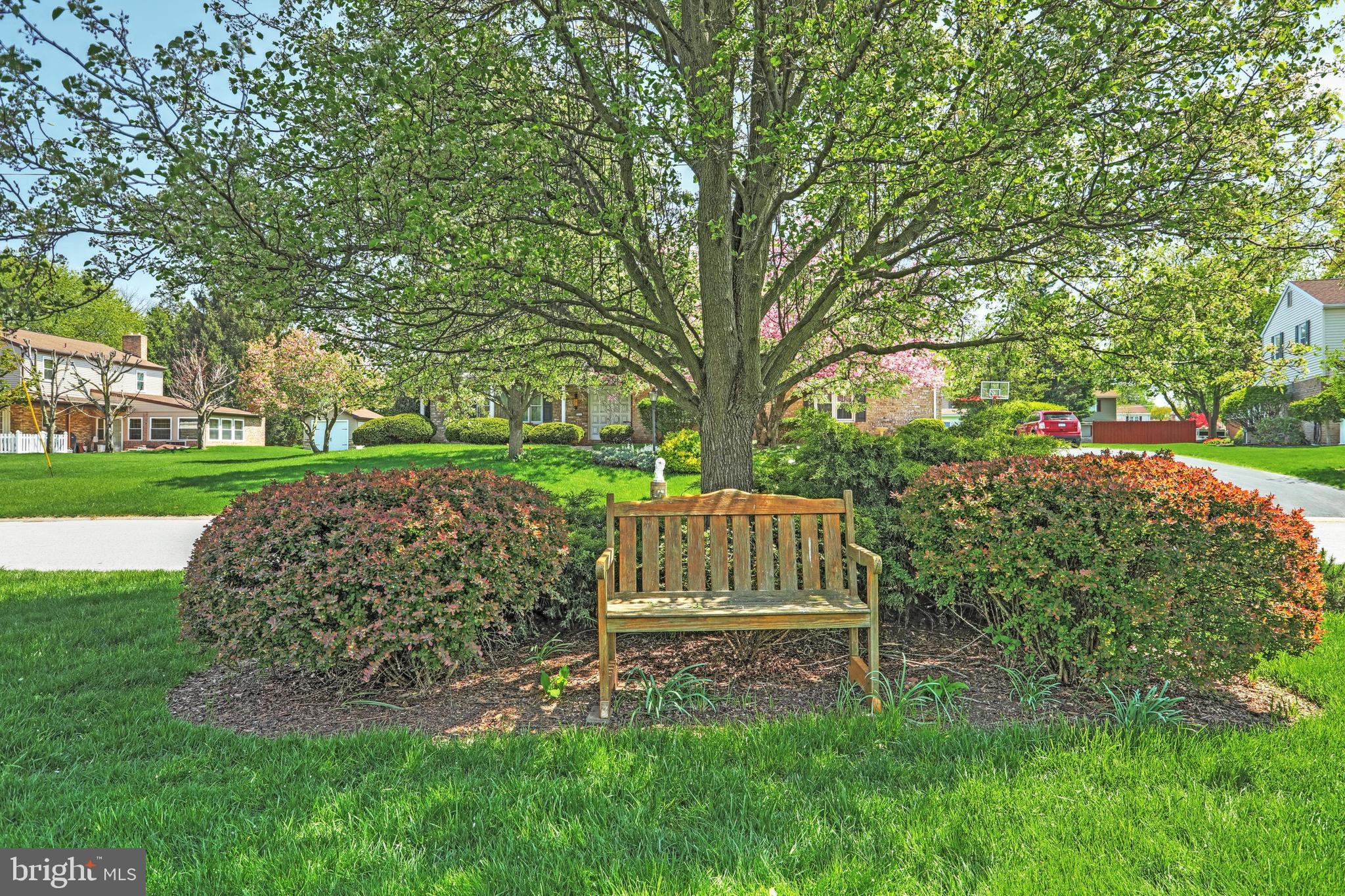 OUTDOOR COUNTRY CLUB - Residential