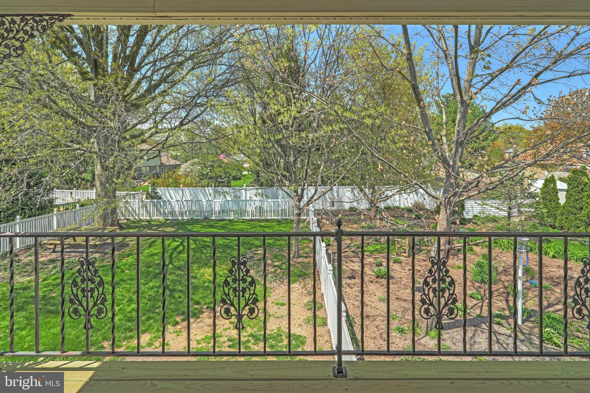 OUTDOOR COUNTRY CLUB - Residential