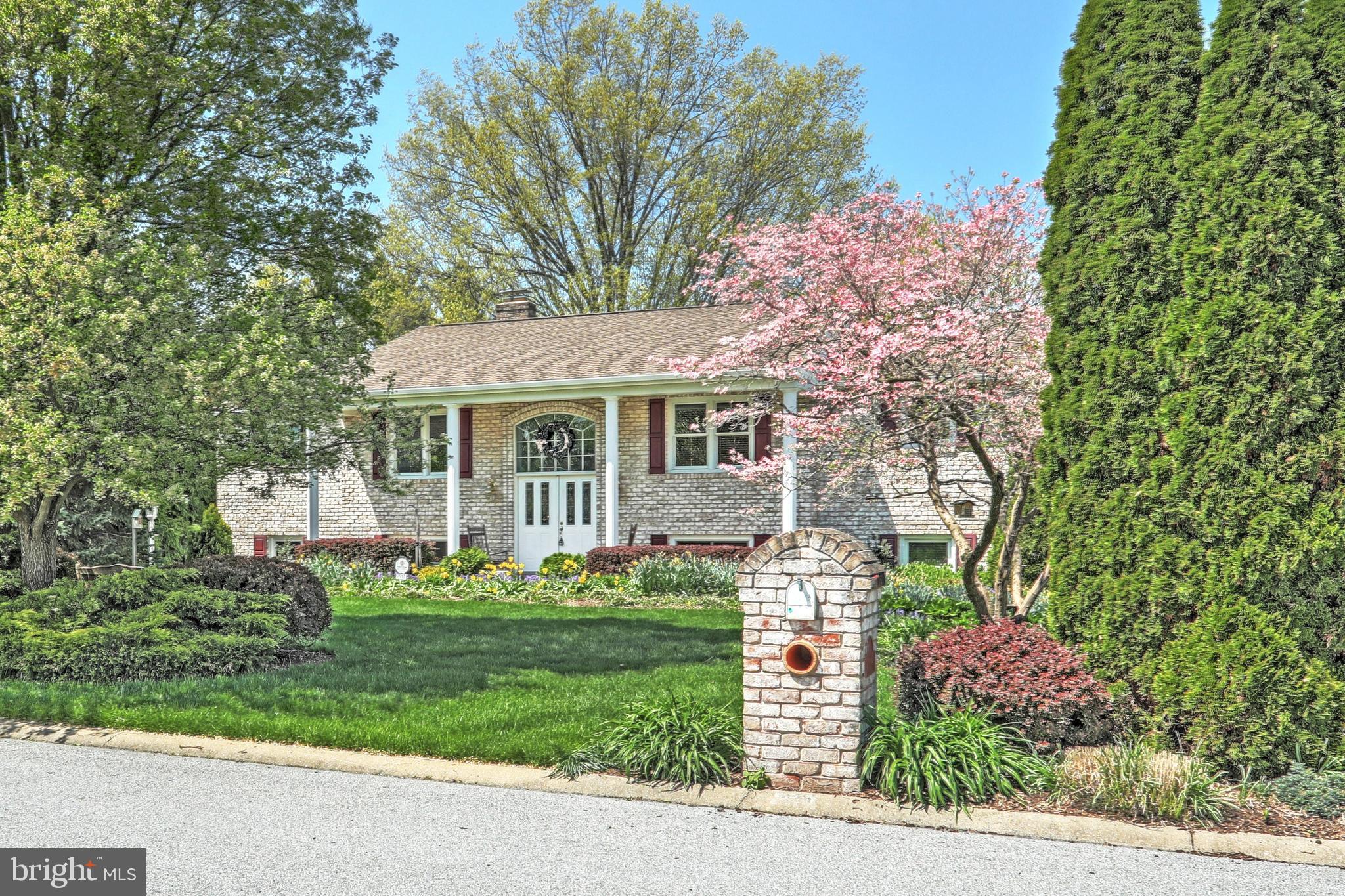 OUTDOOR COUNTRY CLUB - Residential