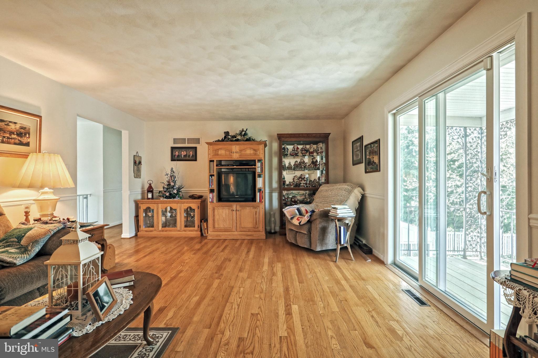 OUTDOOR COUNTRY CLUB - Residential