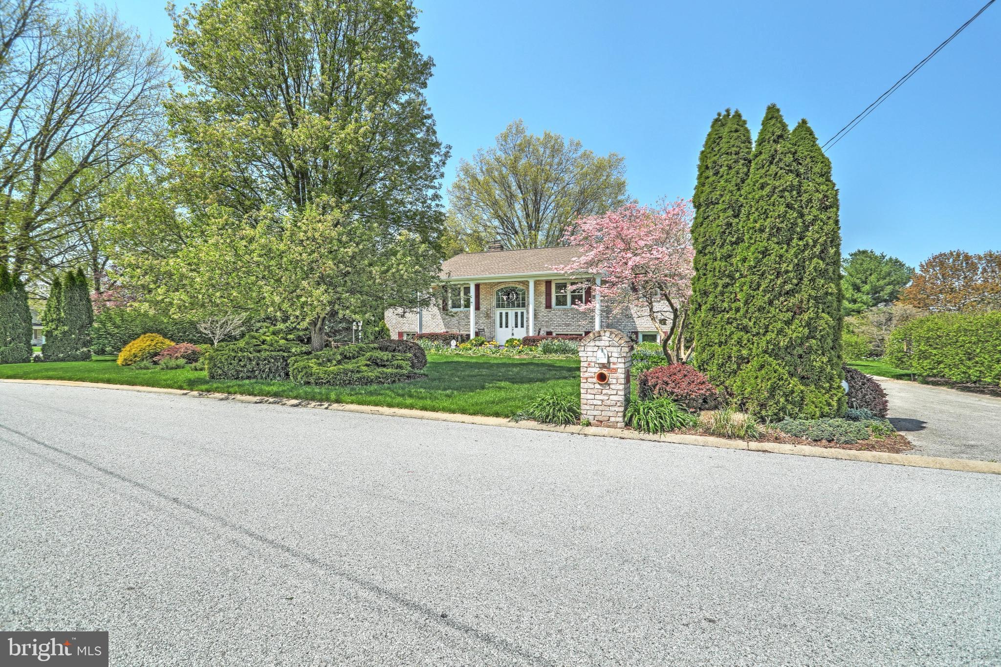 OUTDOOR COUNTRY CLUB - Residential