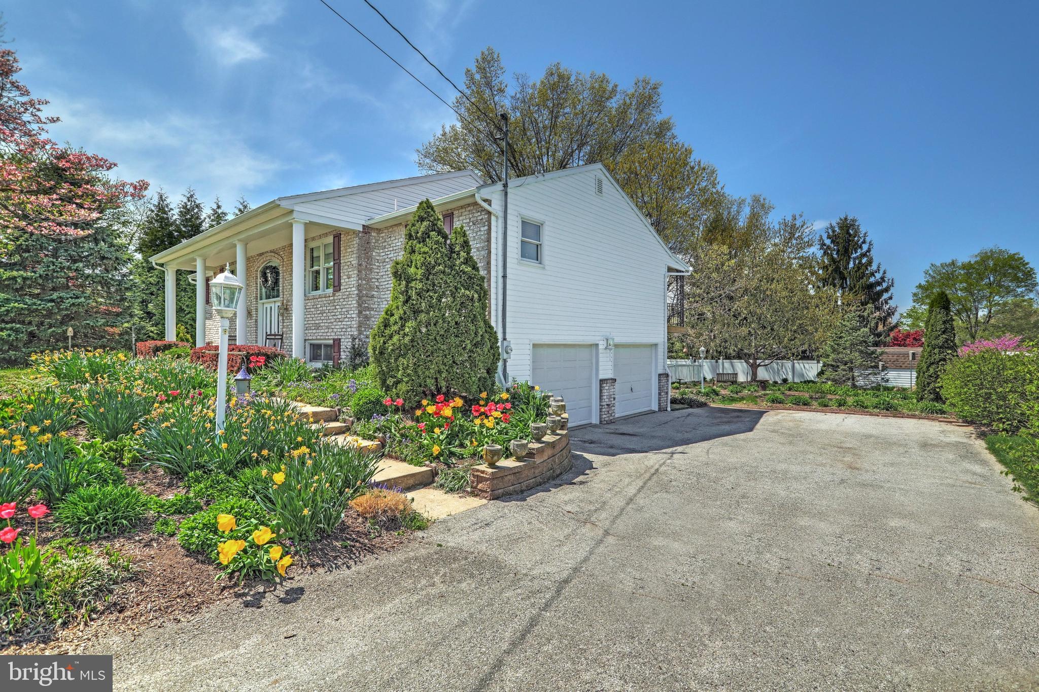 OUTDOOR COUNTRY CLUB - Residential