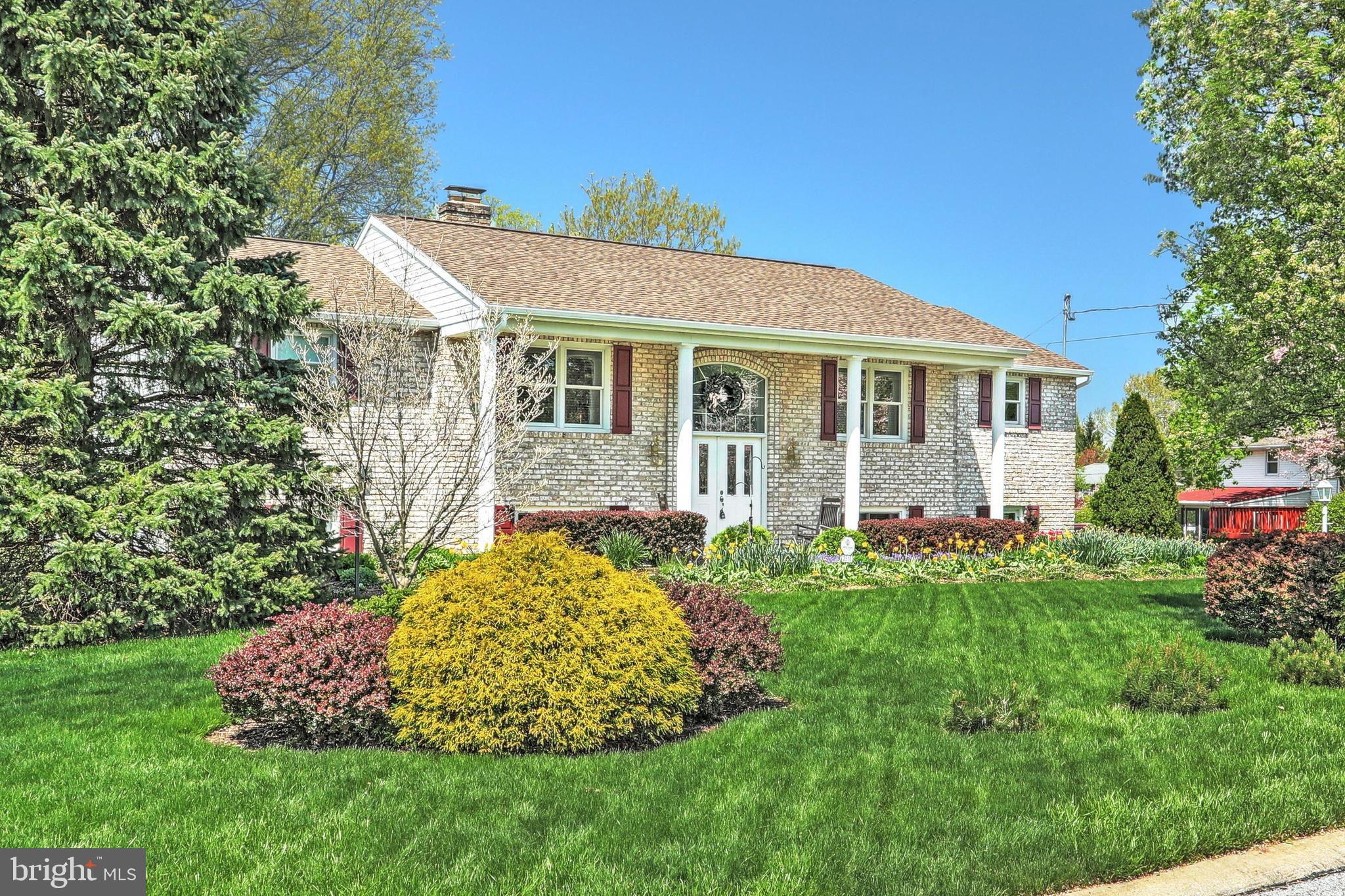 OUTDOOR COUNTRY CLUB - Residential