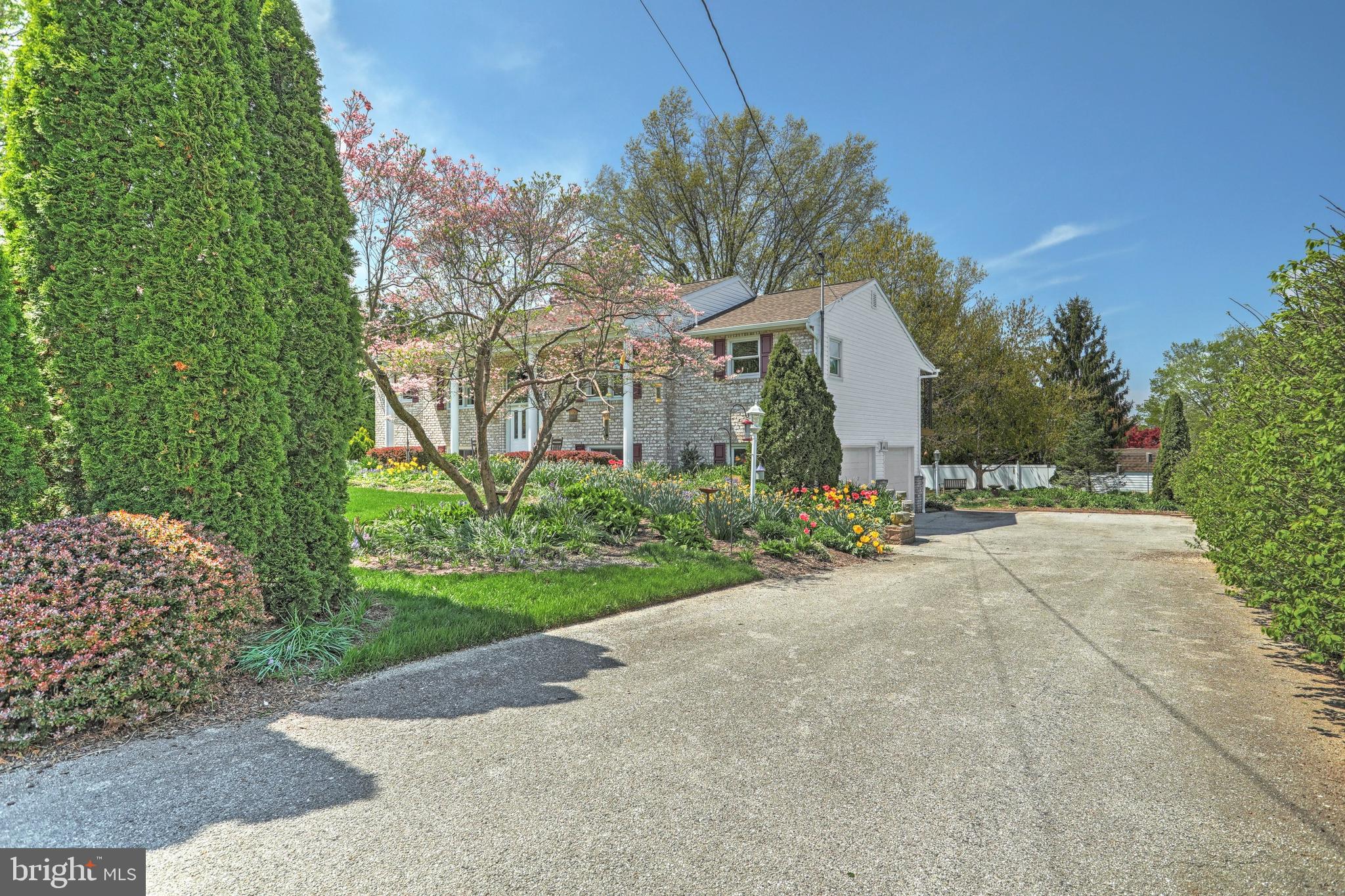 OUTDOOR COUNTRY CLUB - Residential