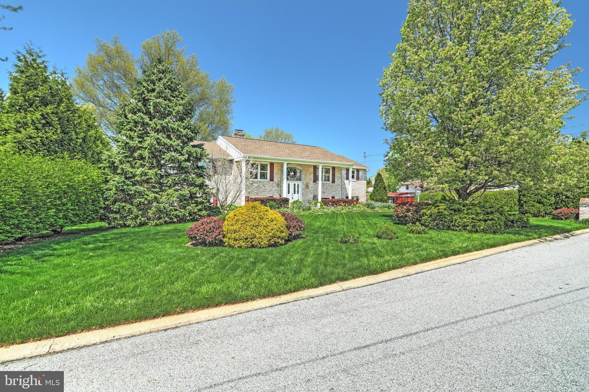 OUTDOOR COUNTRY CLUB - Residential