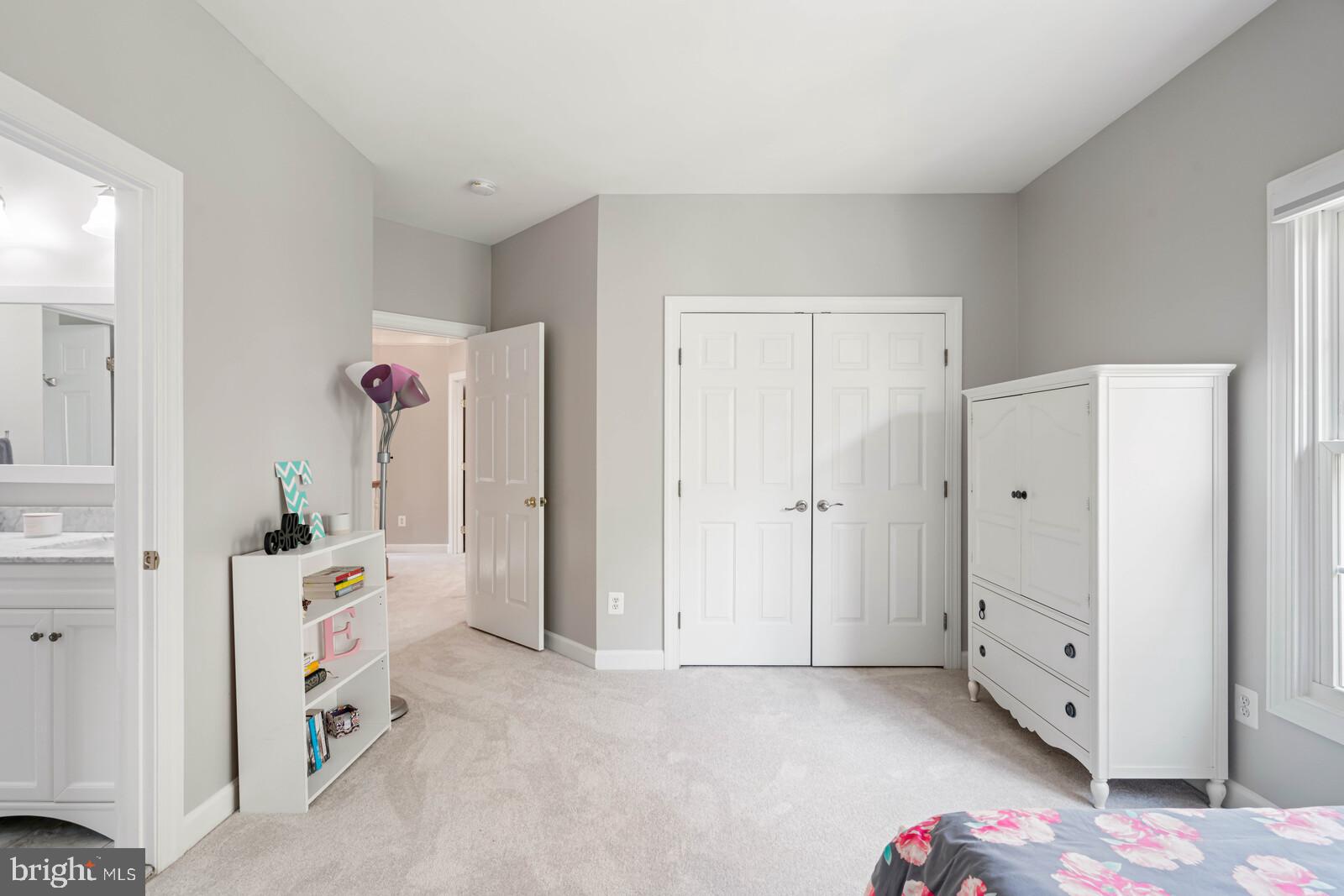 MEADOWBROOK WOODS - Residential