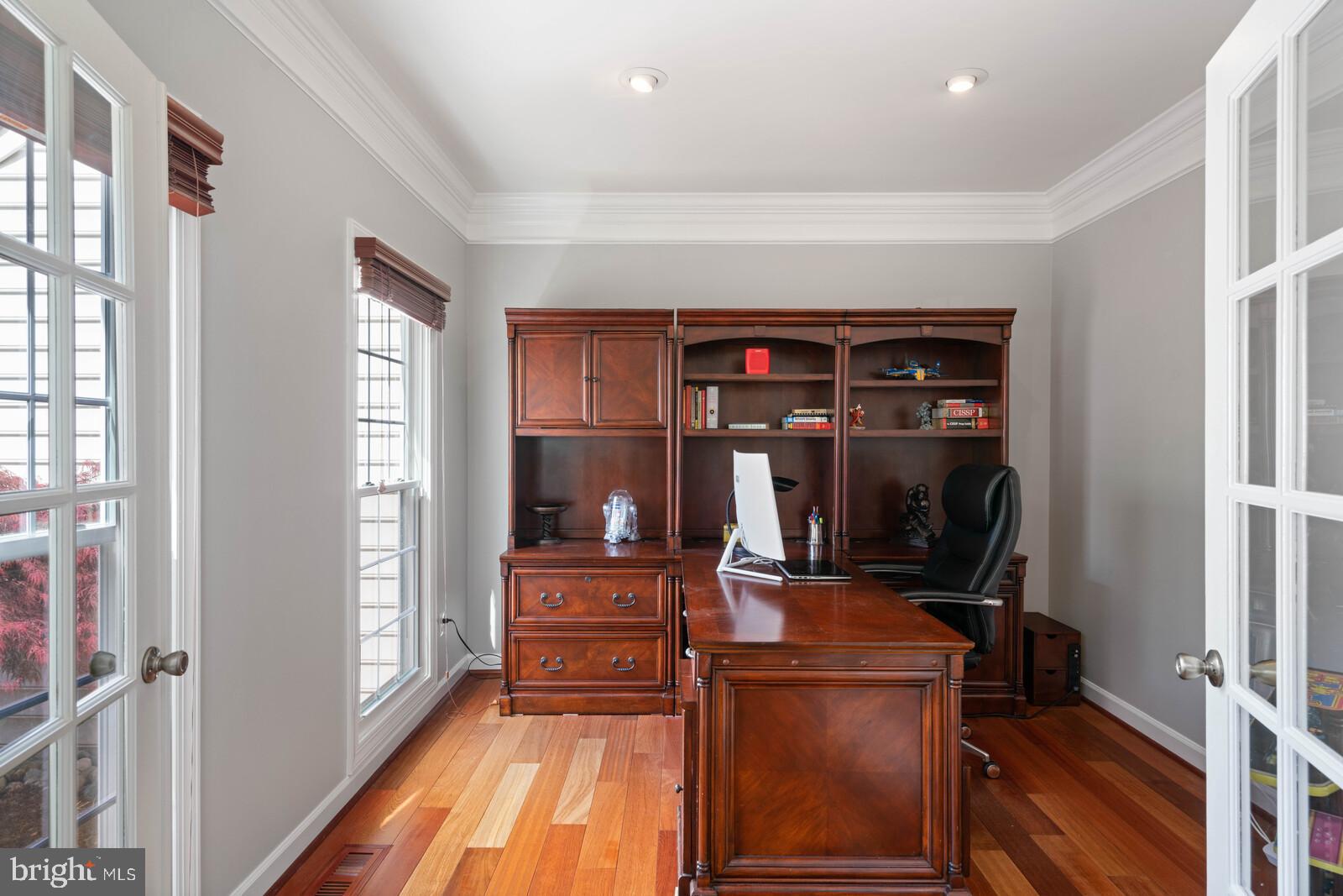 MEADOWBROOK WOODS - Residential