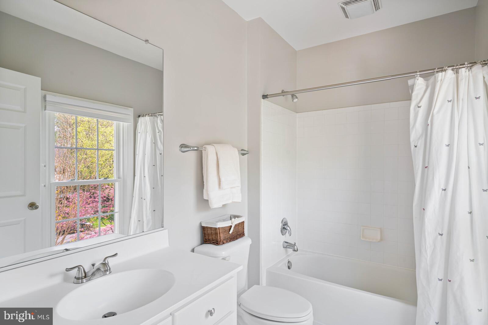 MEADOWBROOK WOODS - Residential