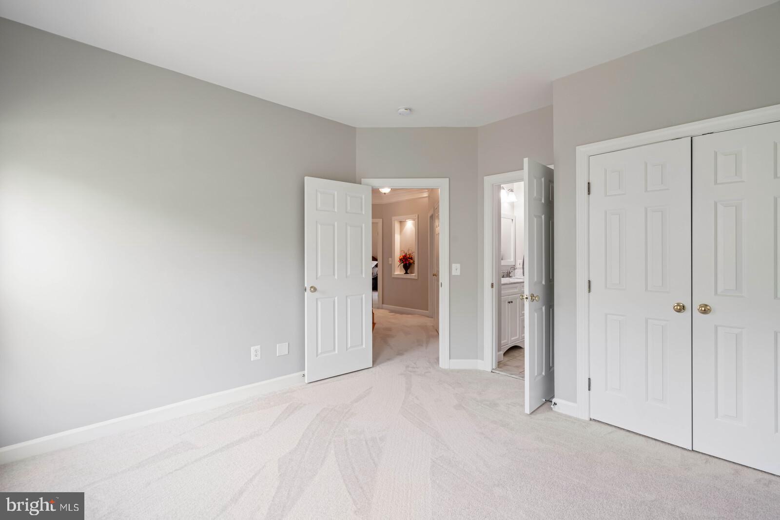 MEADOWBROOK WOODS - Residential