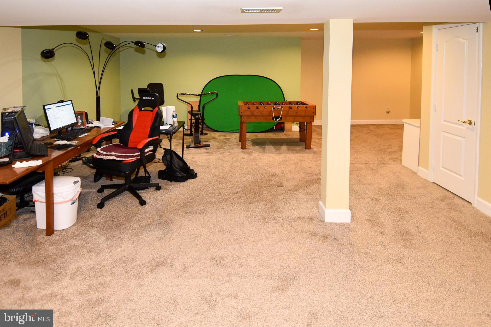 ASHBURN VILLAGE - Residential