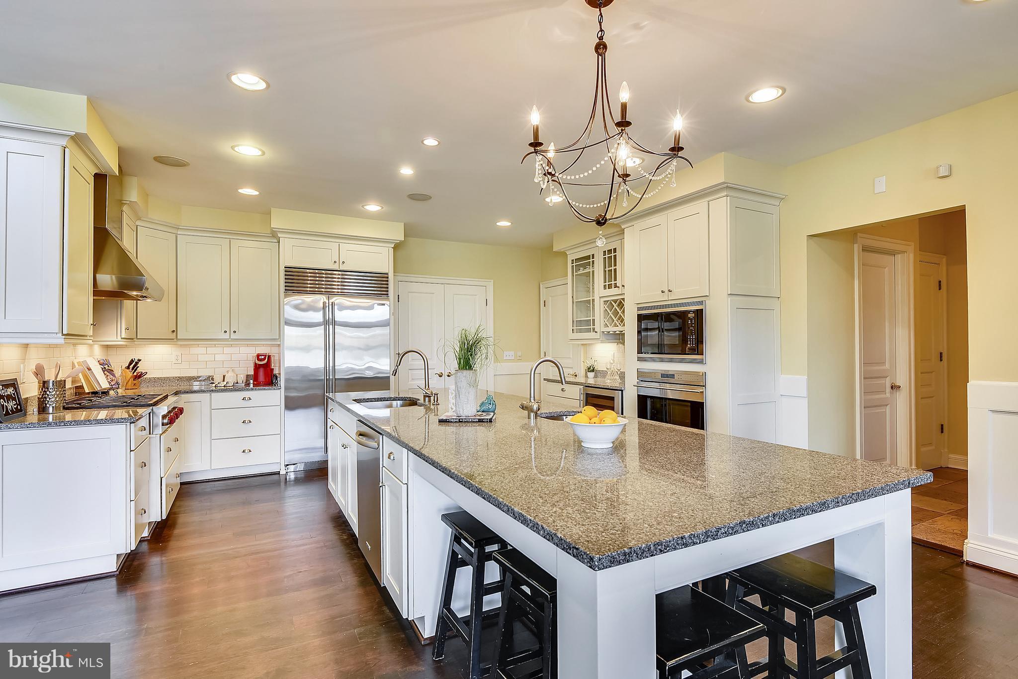 GOVERNORS MANOR - Residential