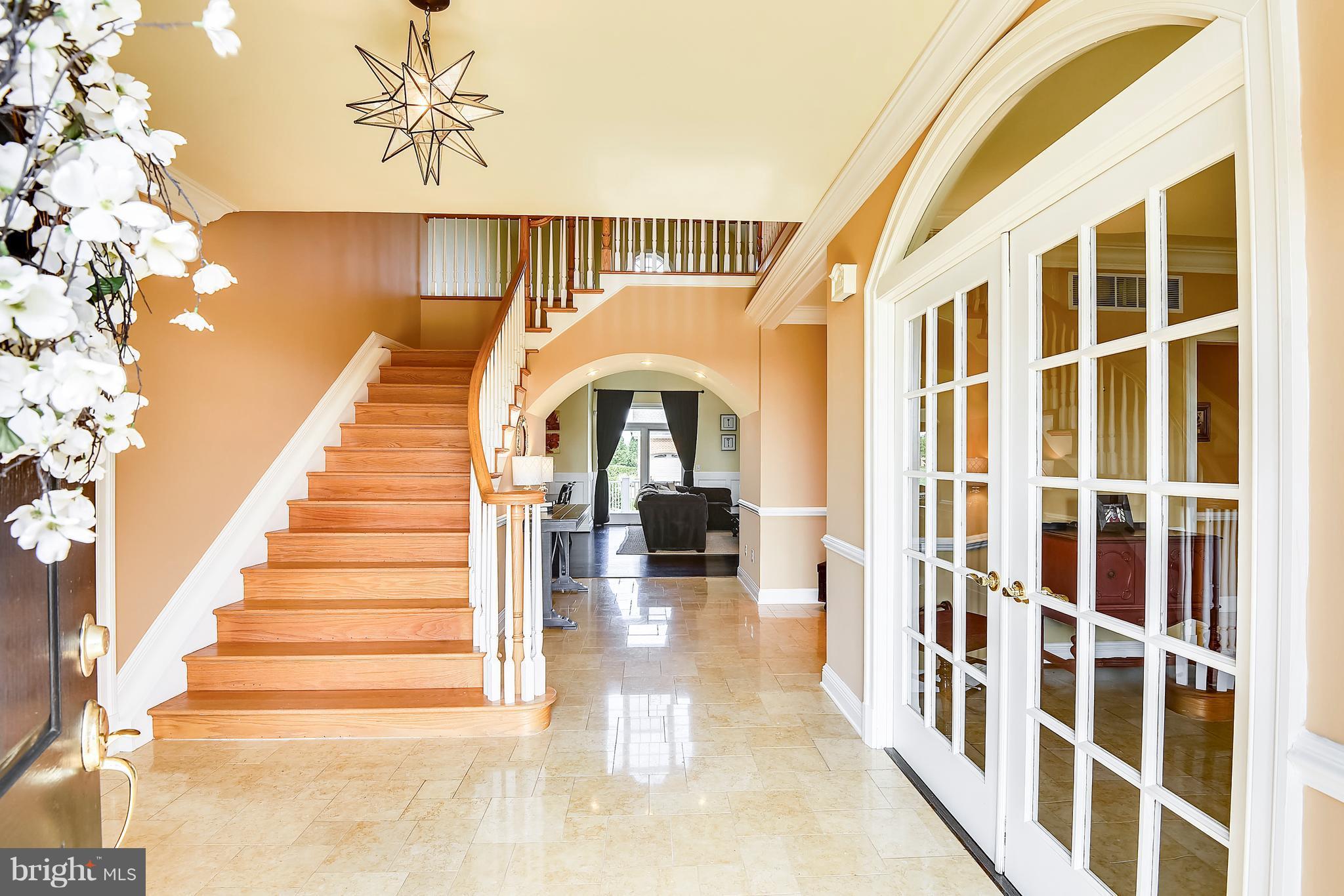 GOVERNORS MANOR - Residential