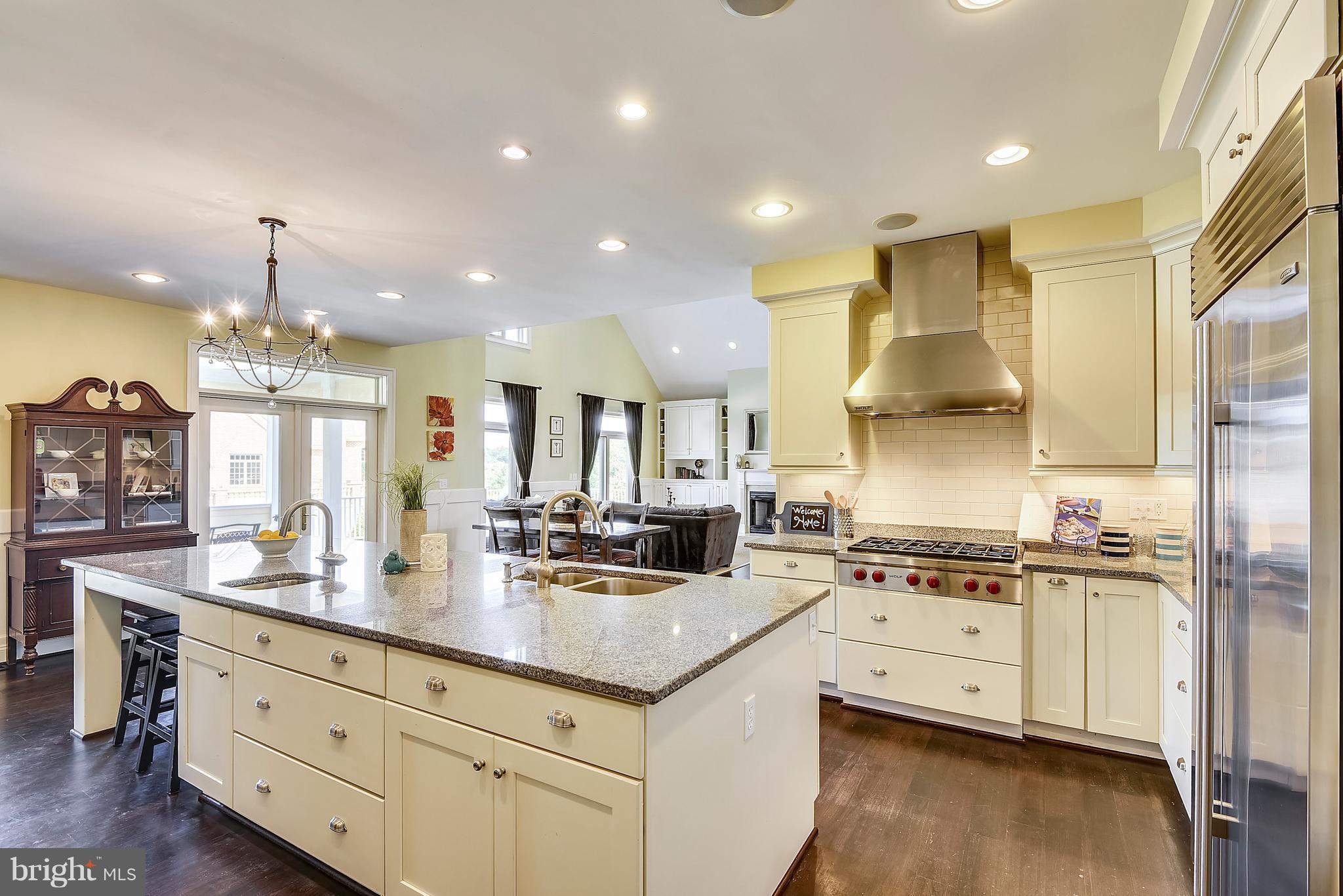 GOVERNORS MANOR - Residential