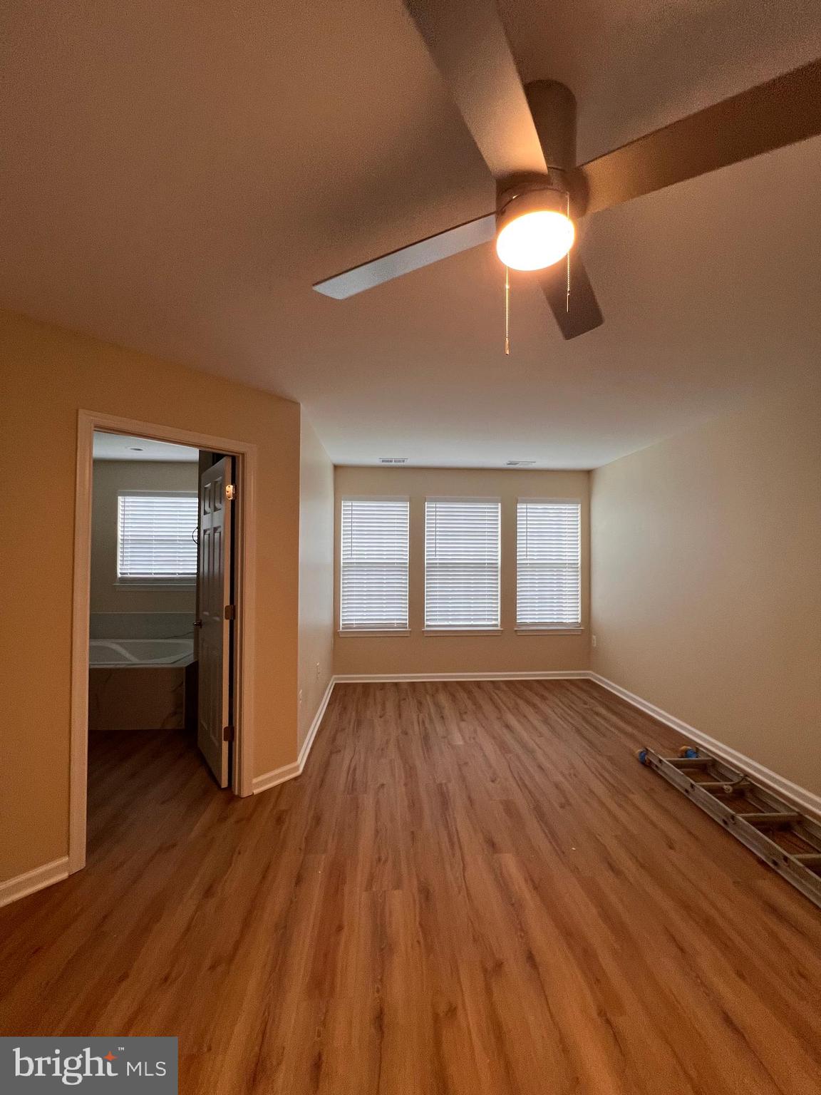 WINDMILL CROSSING - Residential Lease