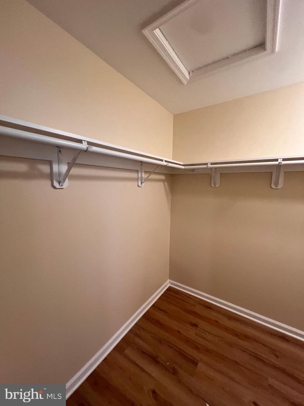 WINDMILL CROSSING - Residential Lease