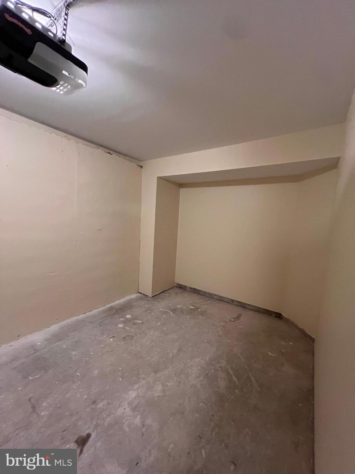 WINDMILL CROSSING - Residential Lease