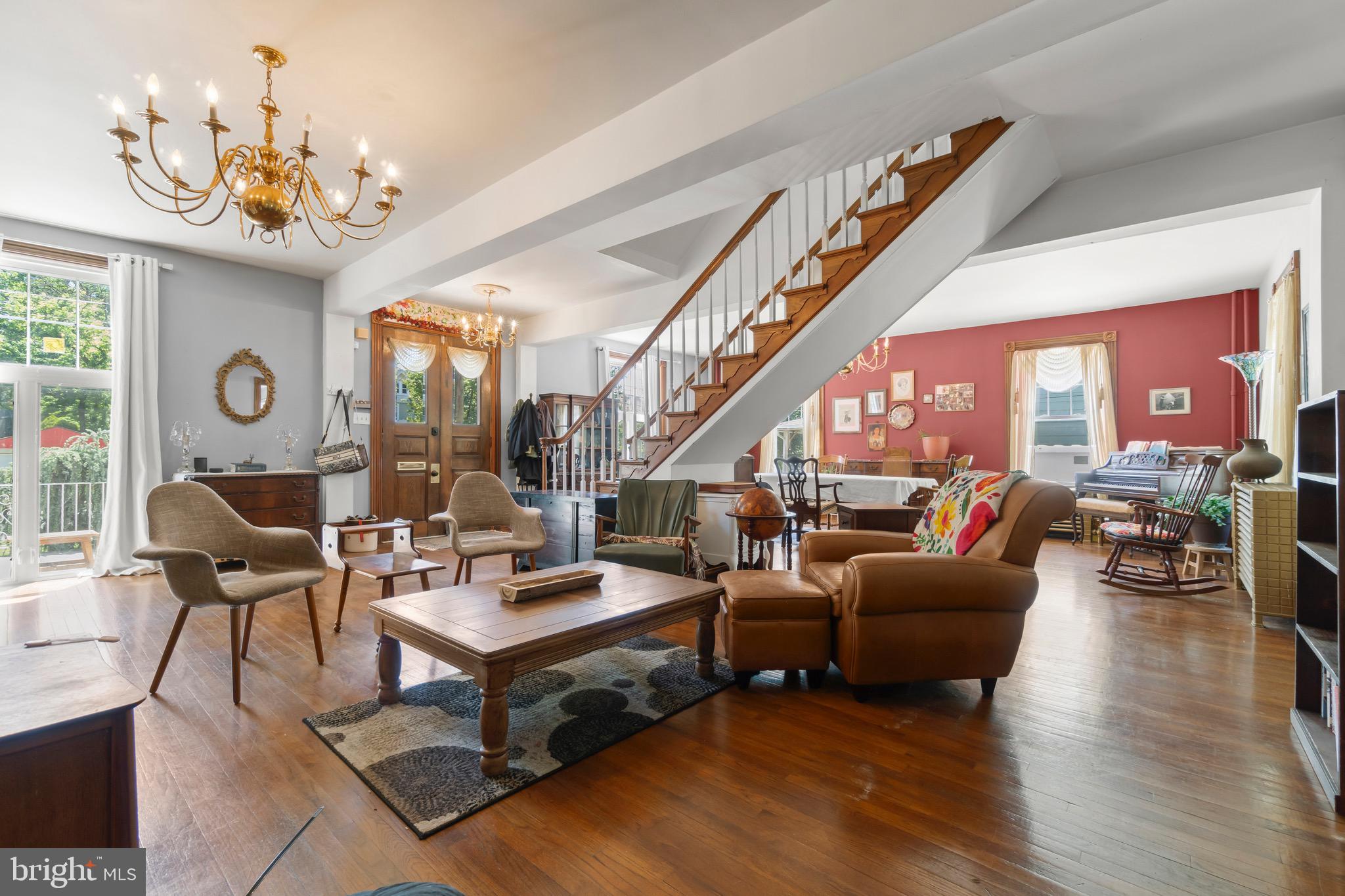 9 W CEDAR AVENUE
