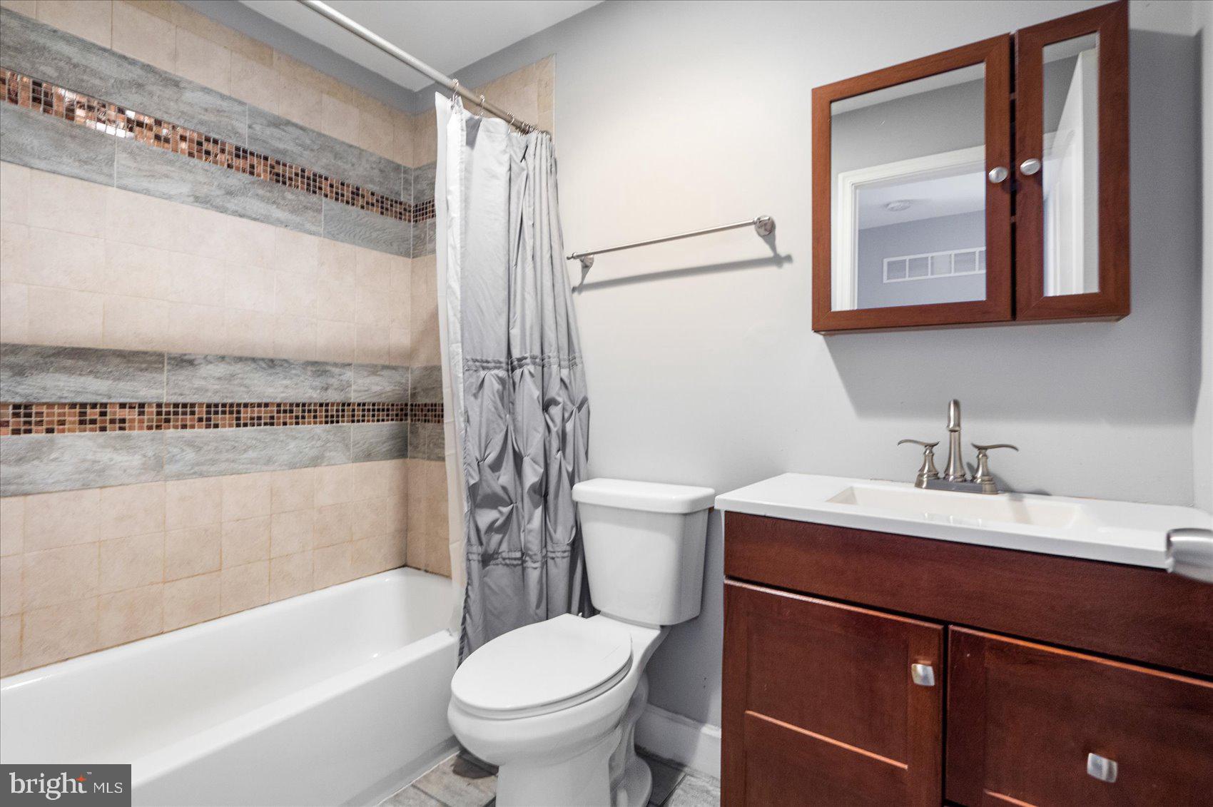 WASHINGTON VILLAGE - Residential