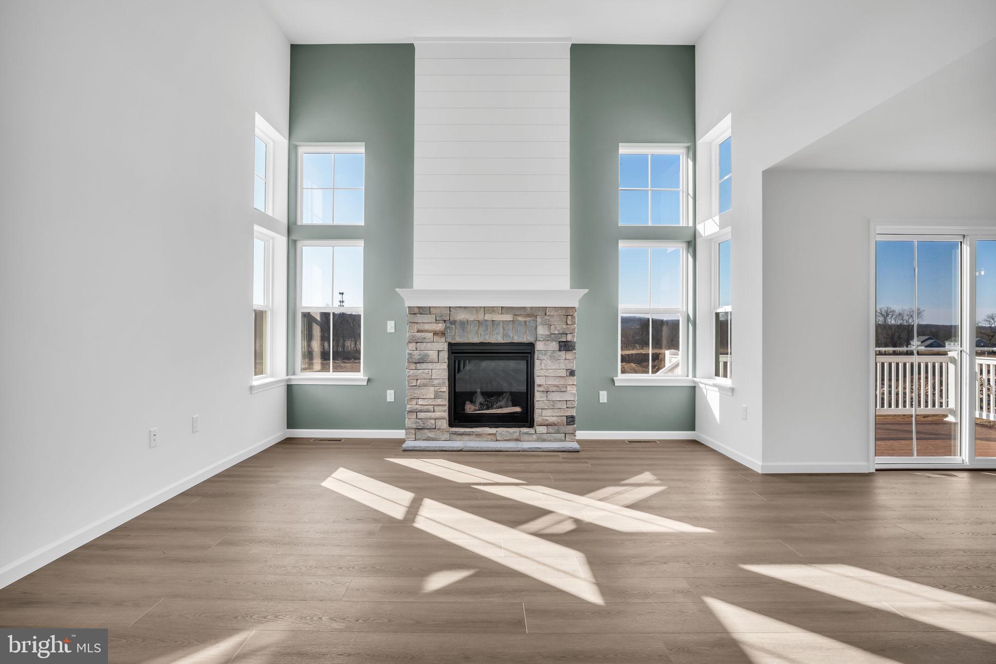 AUTUMN CHASE - Residential