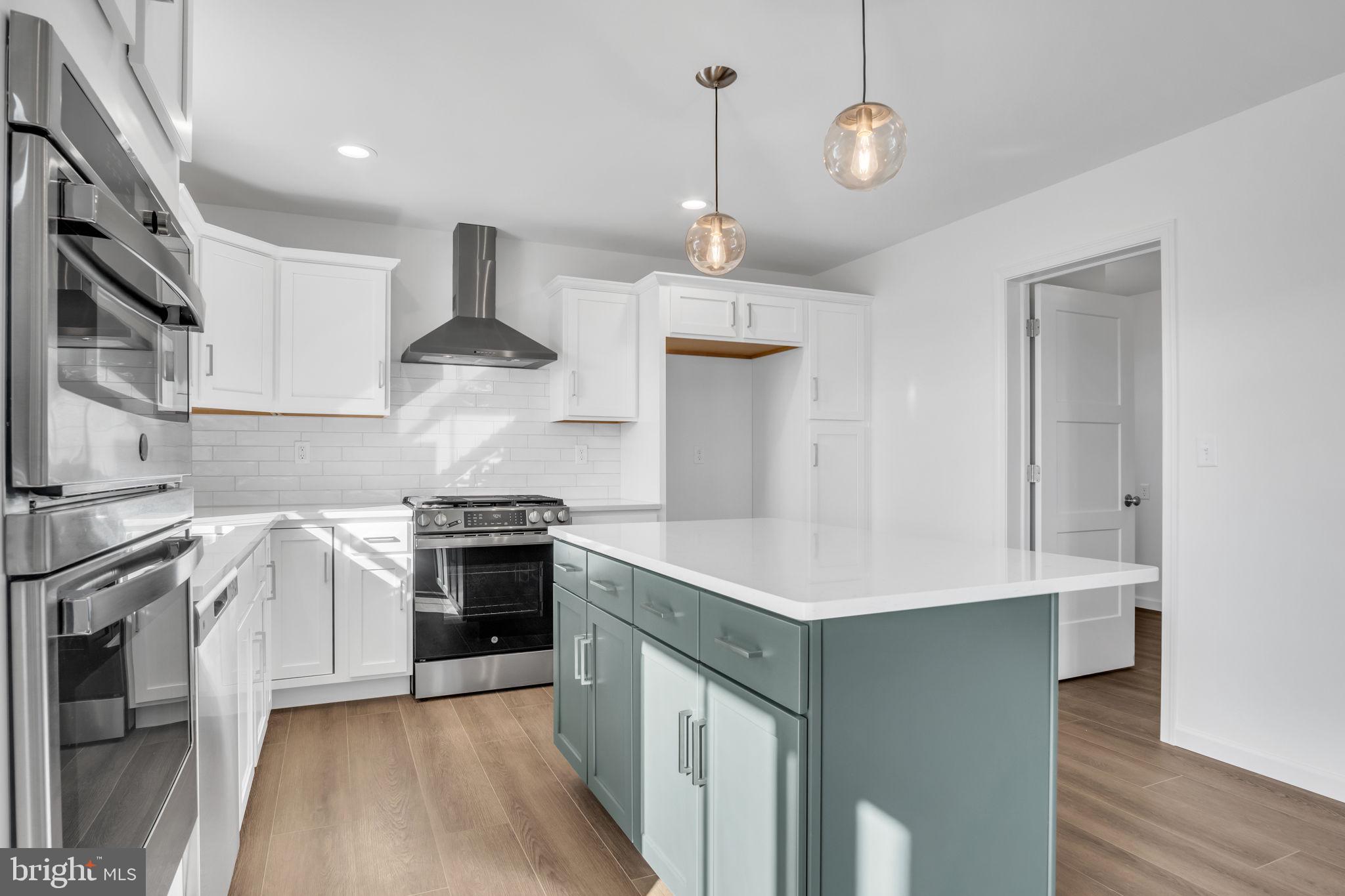 AUTUMN CHASE - Residential