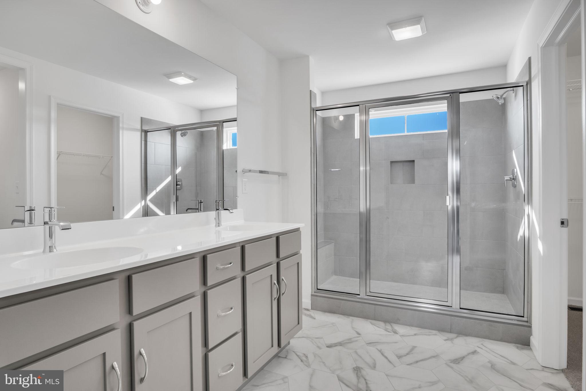 AUTUMN CHASE - Residential