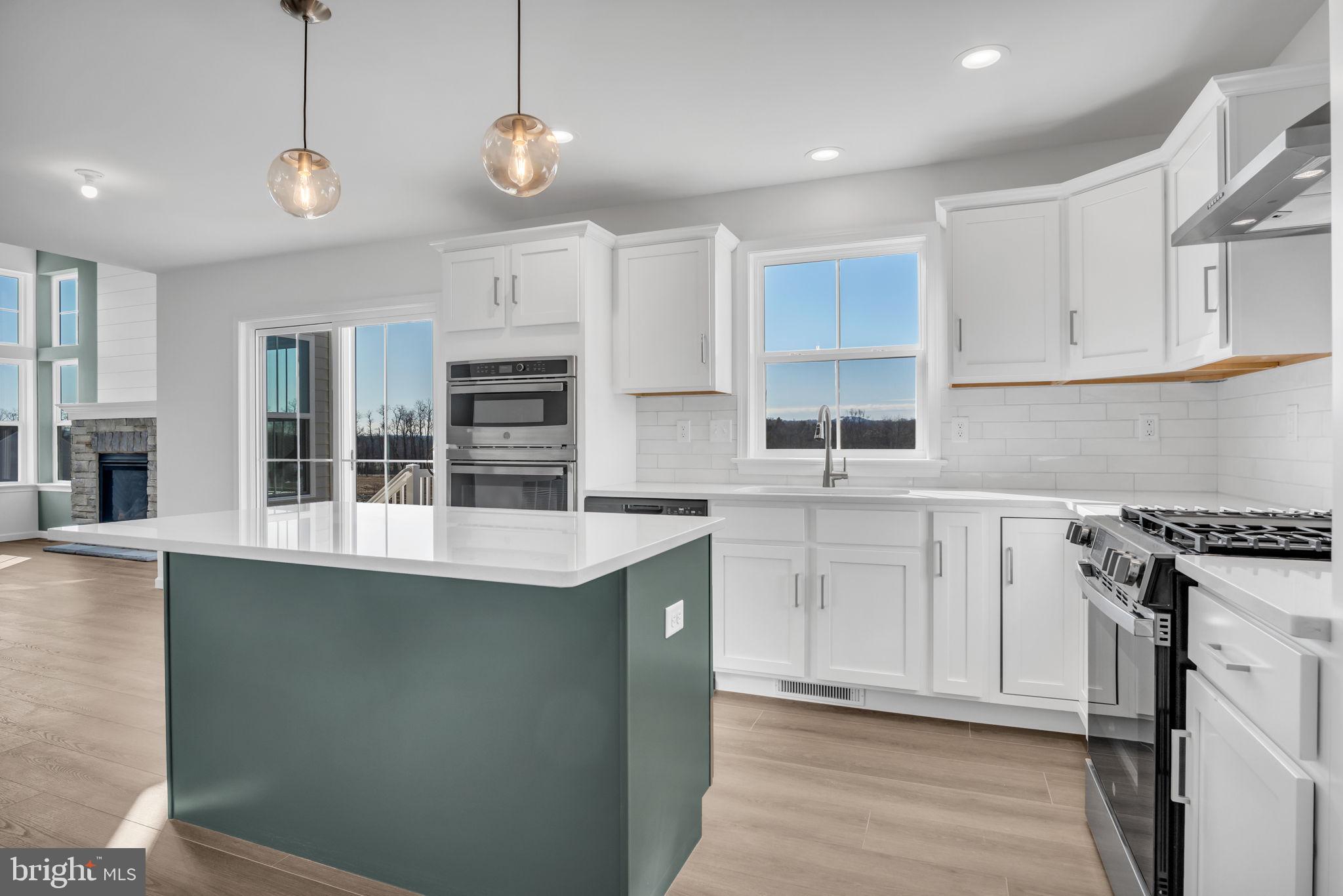 AUTUMN CHASE - Residential