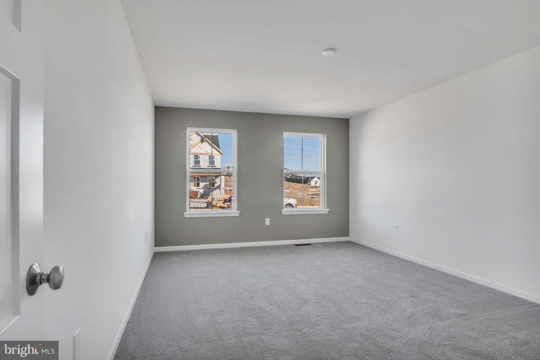 AUTUMN CHASE - Residential