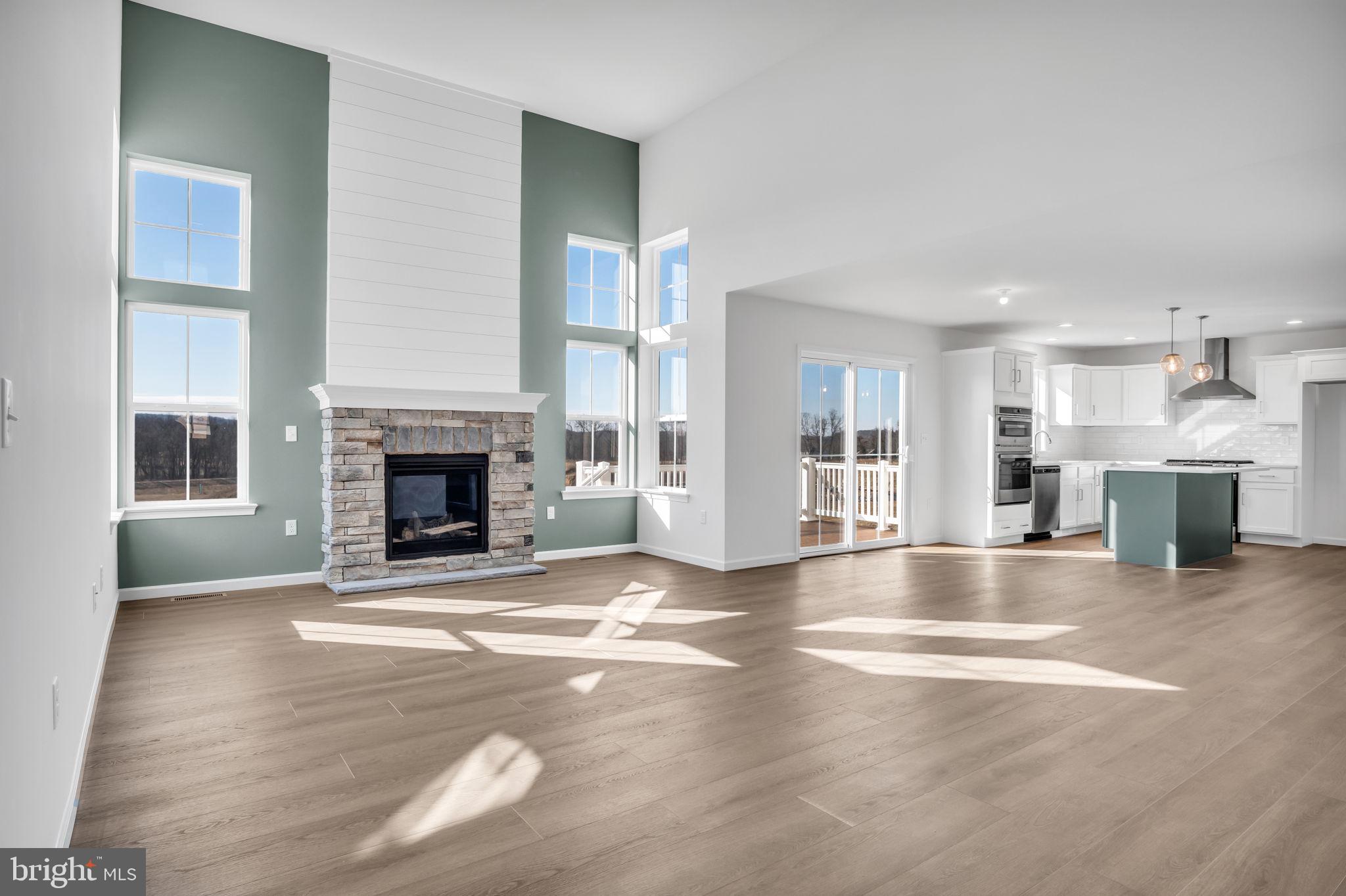 AUTUMN CHASE - Residential