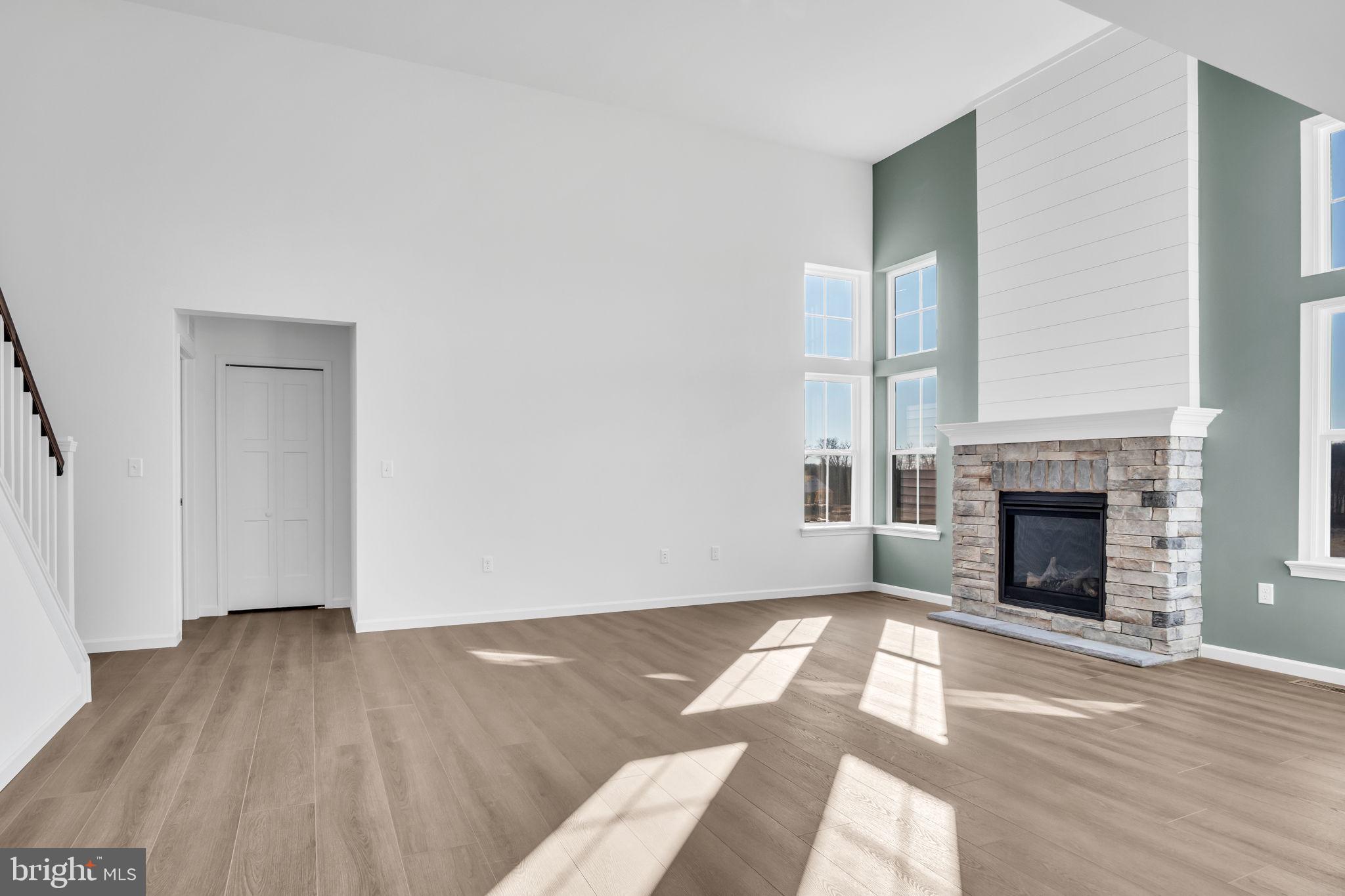 AUTUMN CHASE - Residential