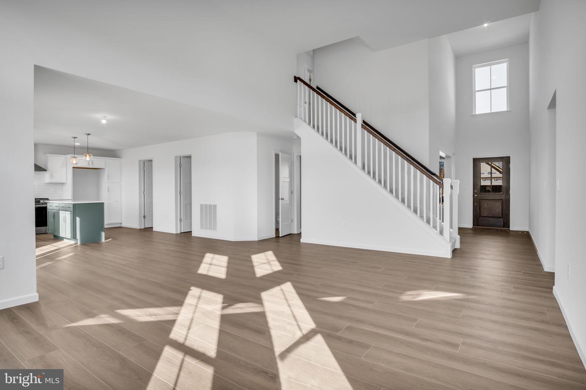 AUTUMN CHASE - Residential