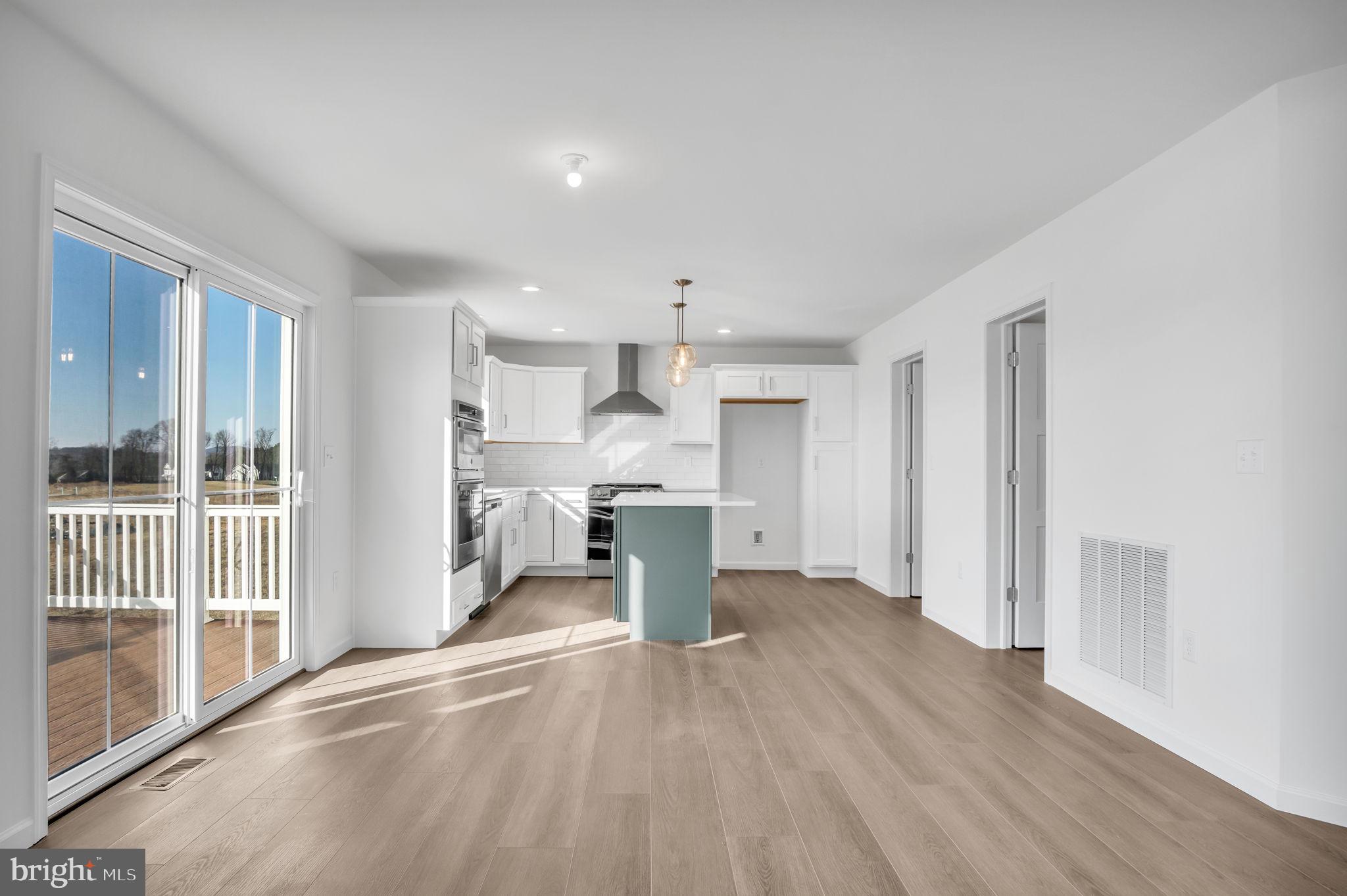 AUTUMN CHASE - Residential