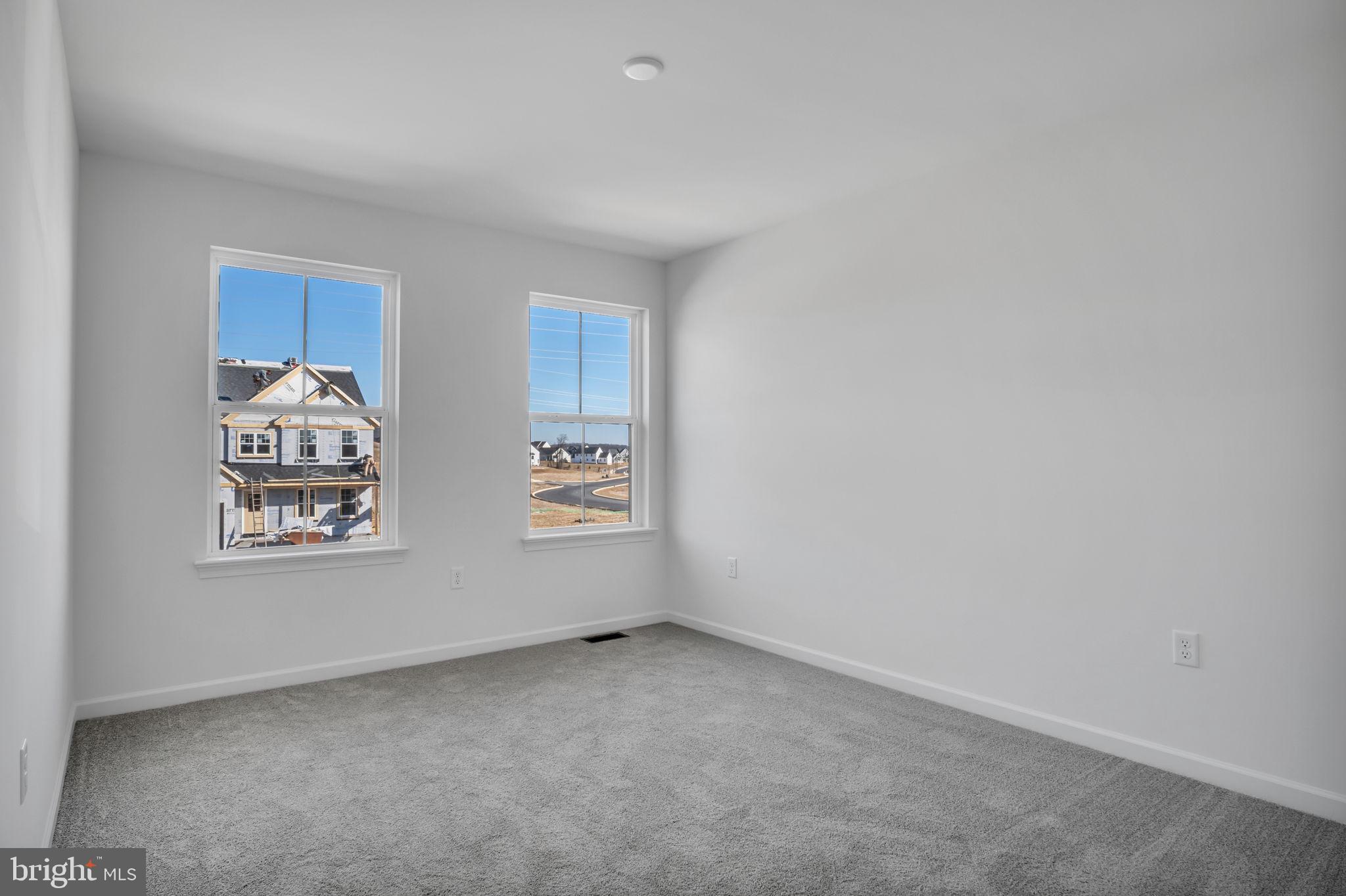 AUTUMN CHASE - Residential