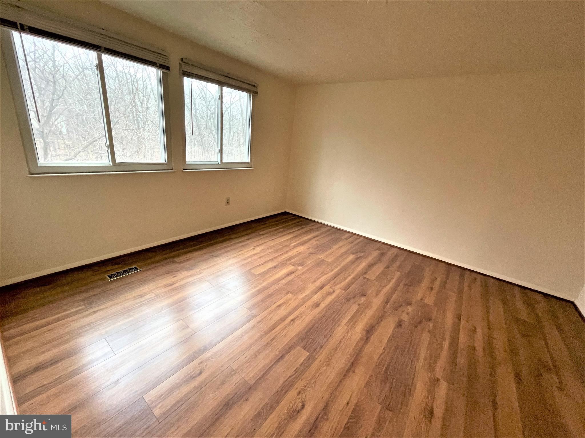 GUNNERS LAKE VILLAGE - Residential Lease