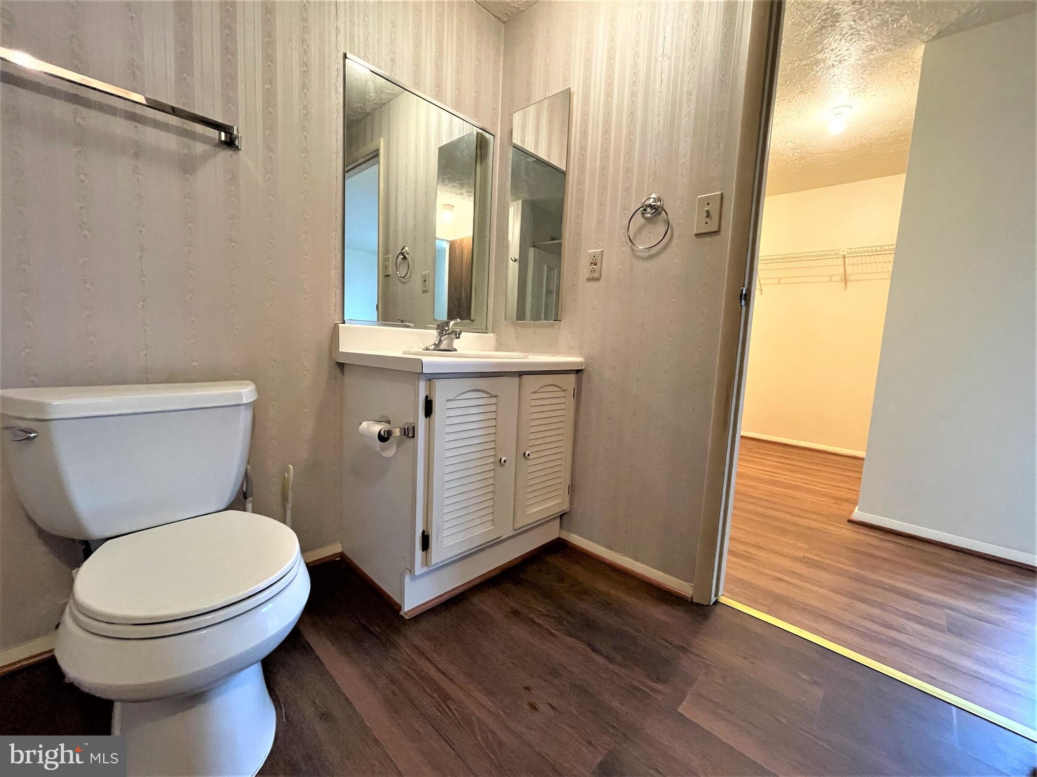 GUNNERS LAKE VILLAGE - Residential Lease