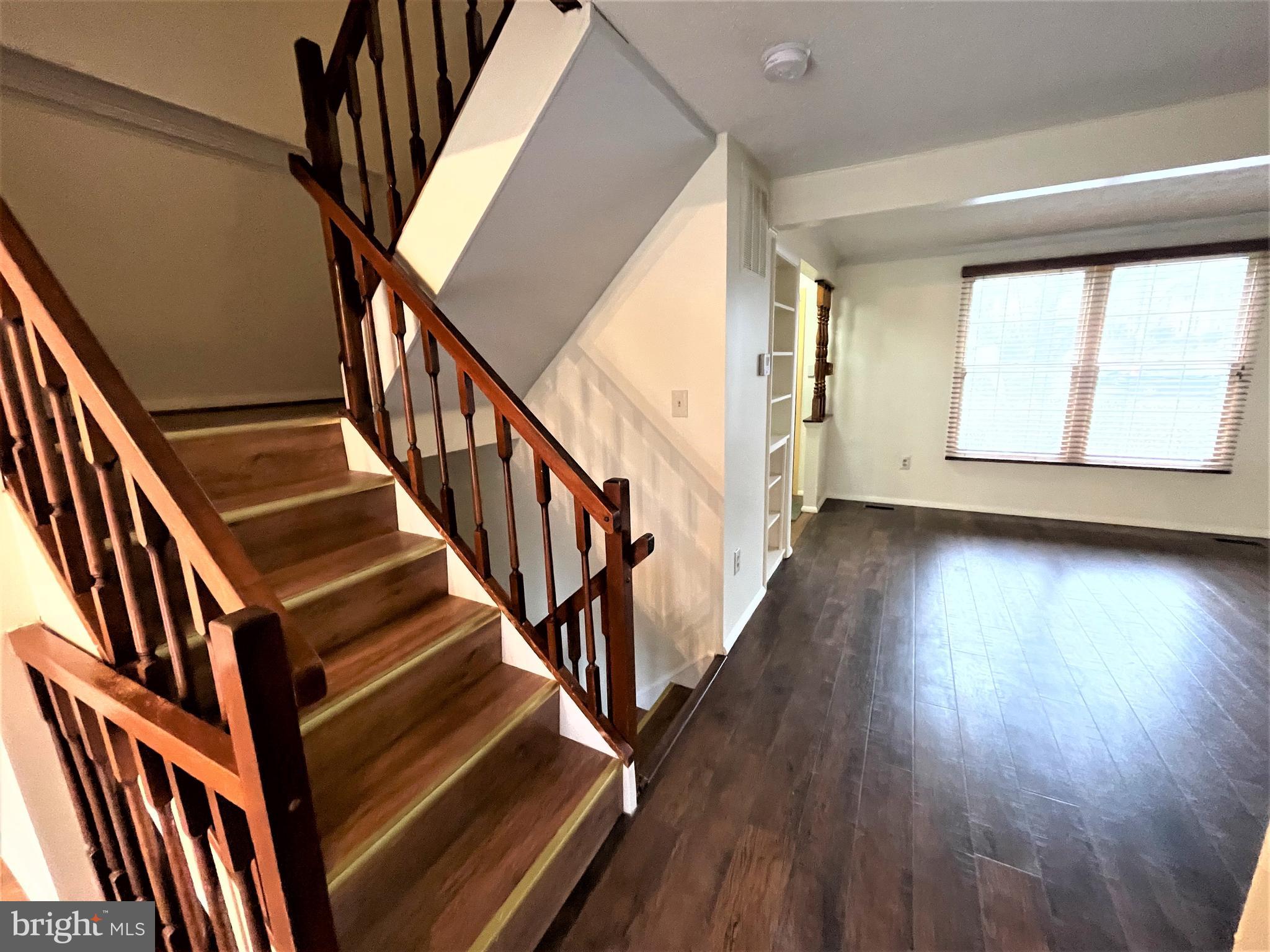 GUNNERS LAKE VILLAGE - Residential Lease