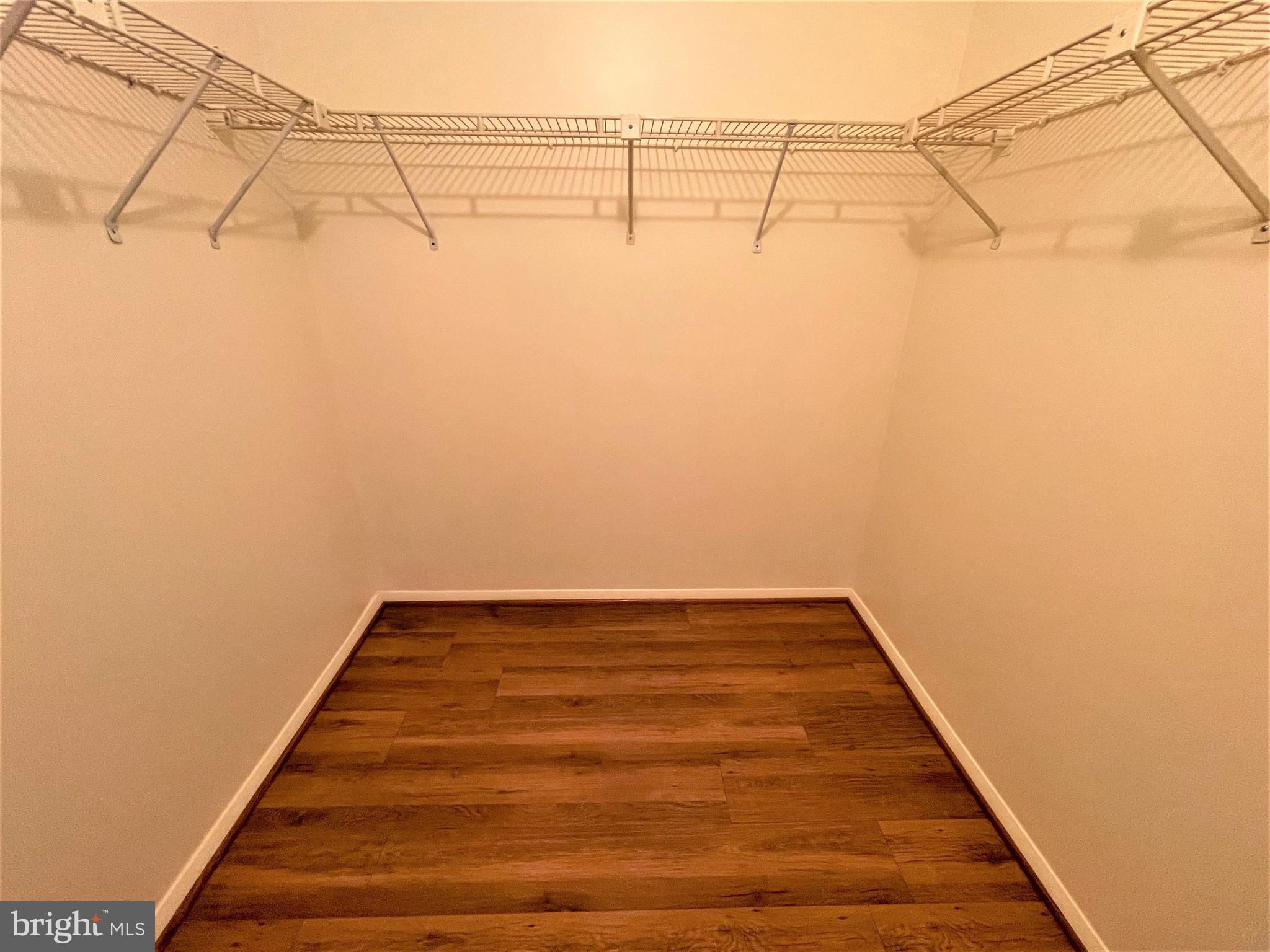 GUNNERS LAKE VILLAGE - Residential Lease