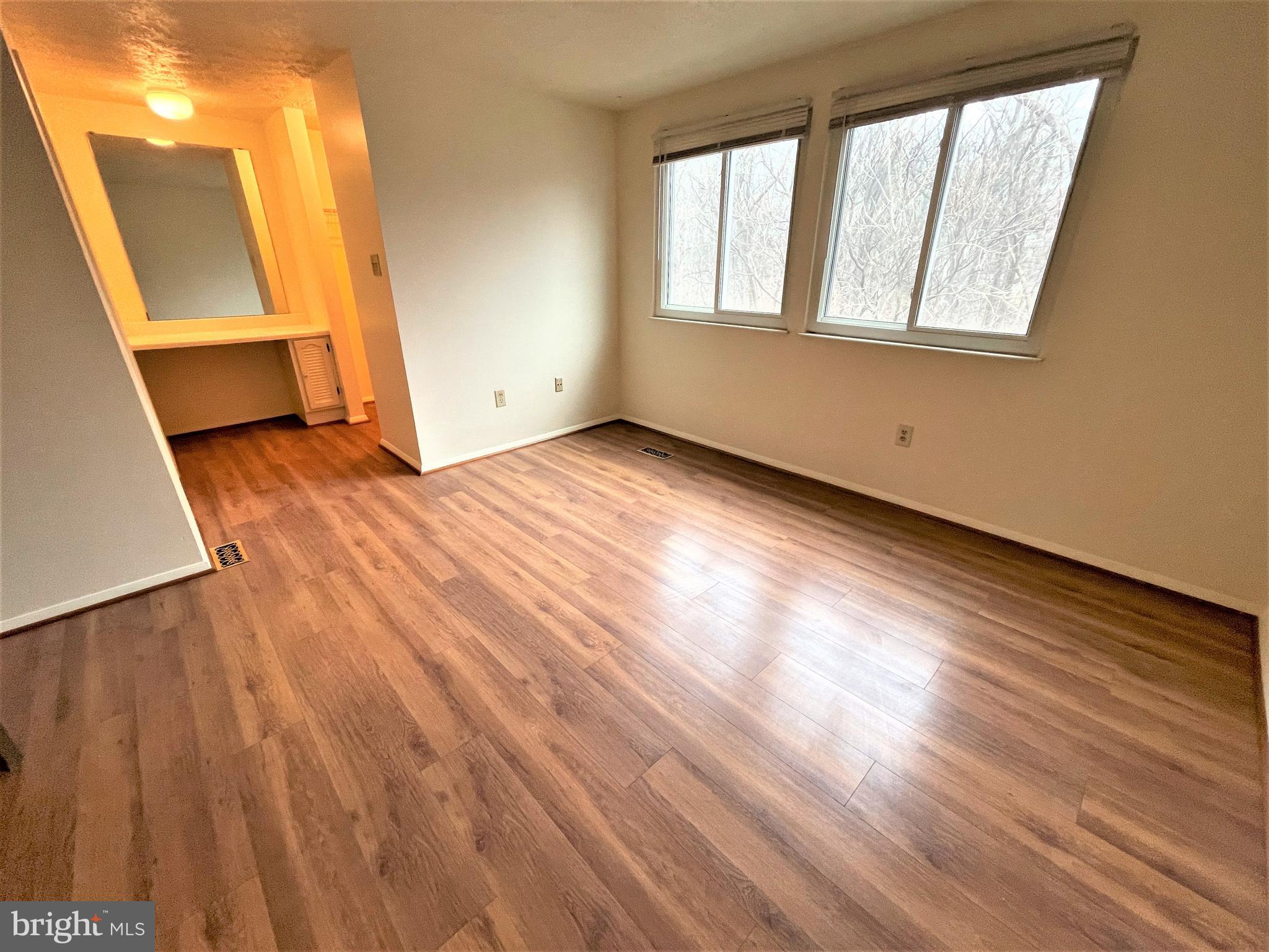 GUNNERS LAKE VILLAGE - Residential Lease