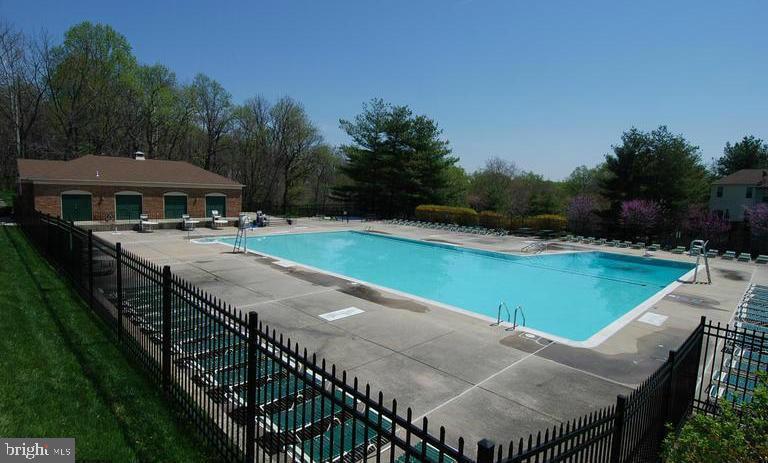 GUNNERS LAKE VILLAGE - Residential Lease