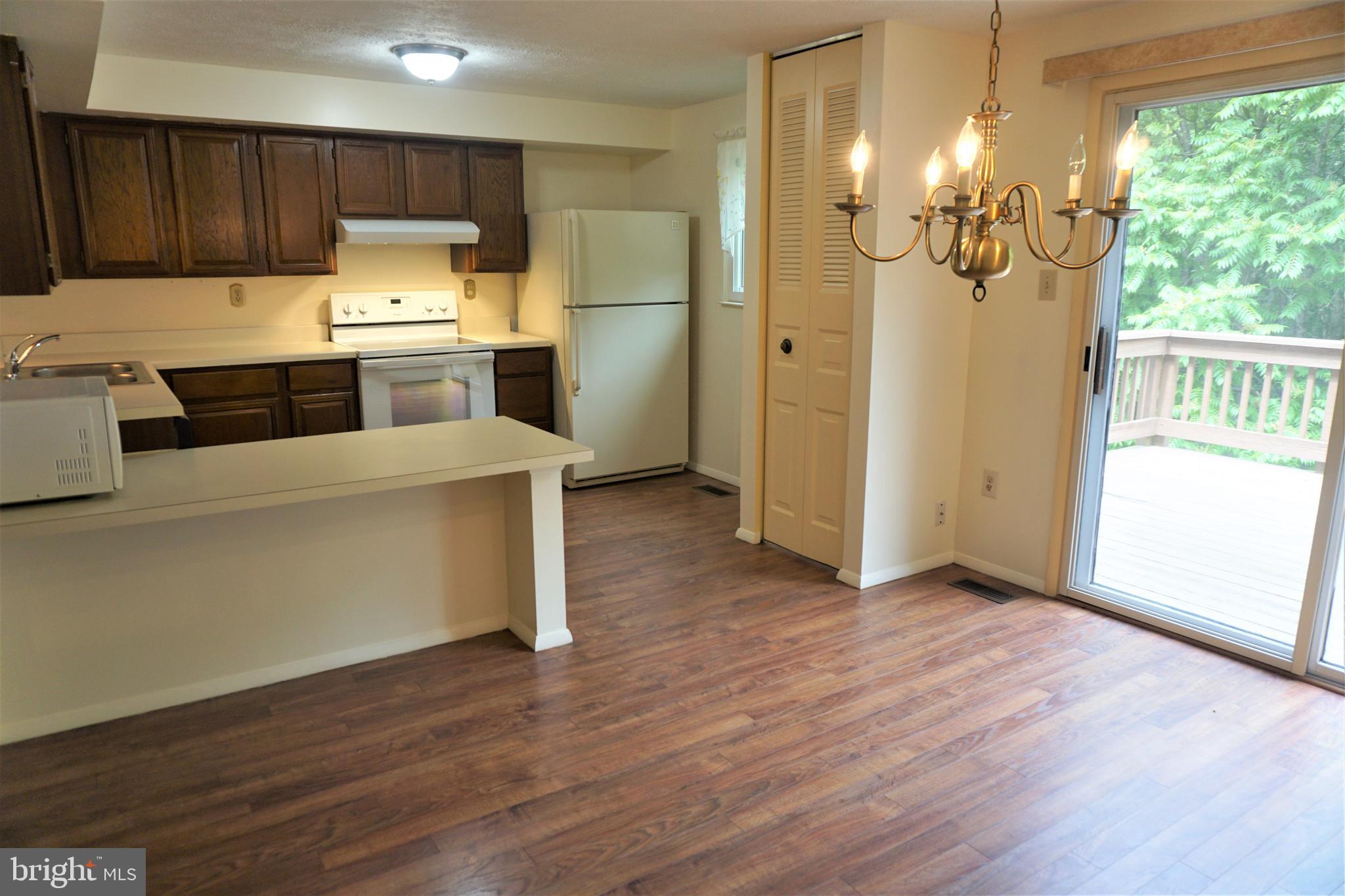 GUNNERS LAKE VILLAGE - Residential Lease