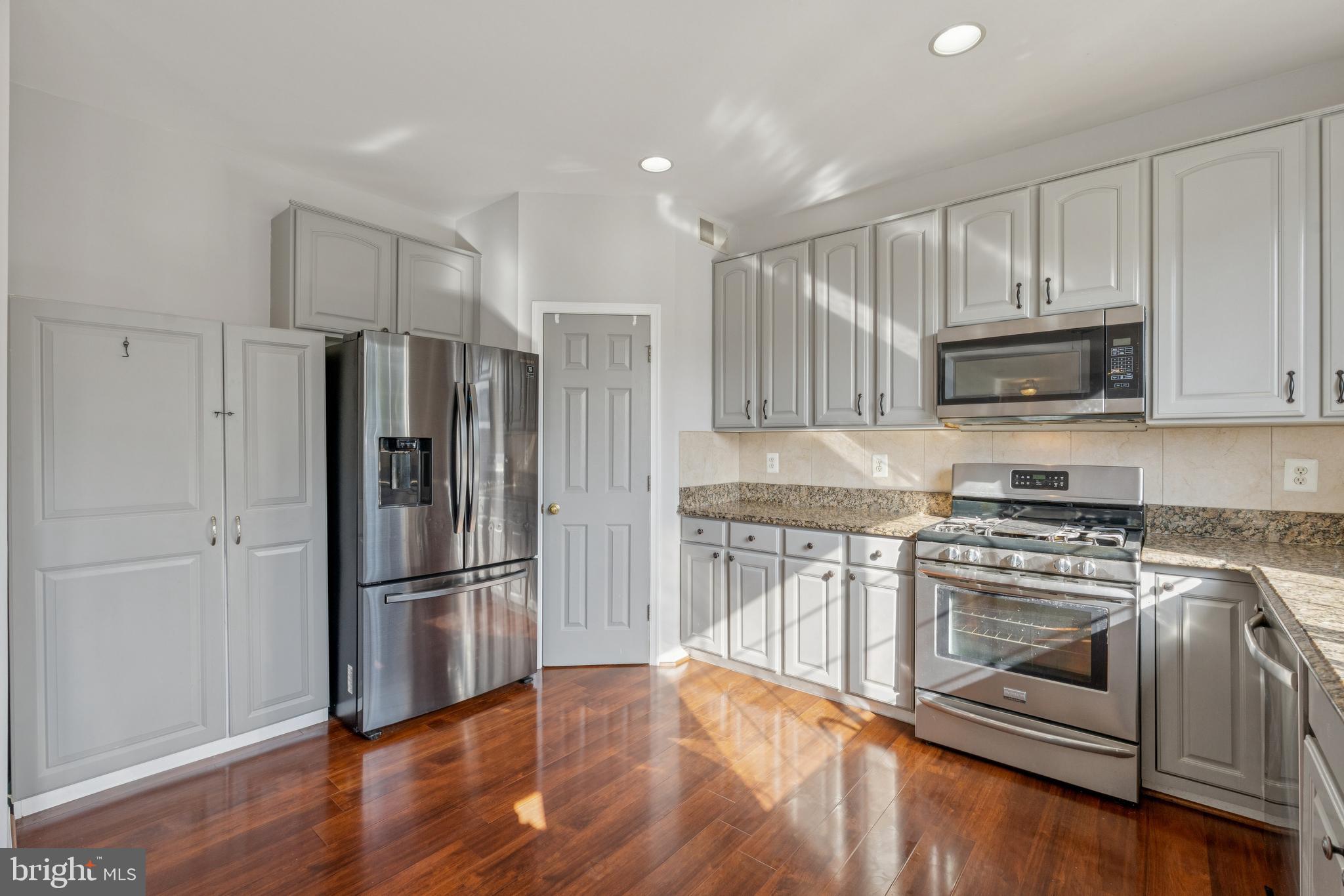 BLOOMS CROSSING - Residential