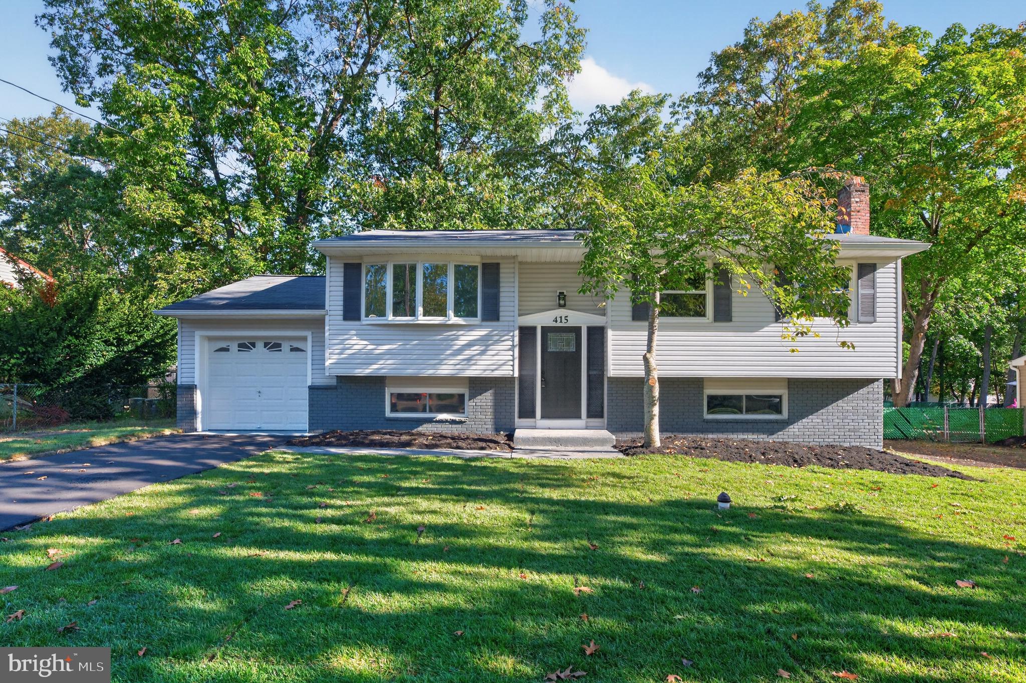 415 CALIFORNIA TRAIL