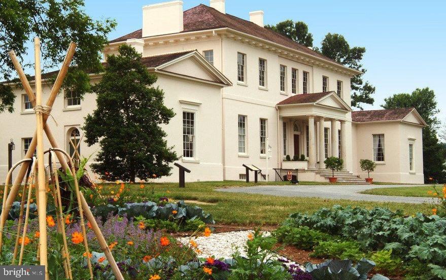 RIVERDALE PARK - Residential