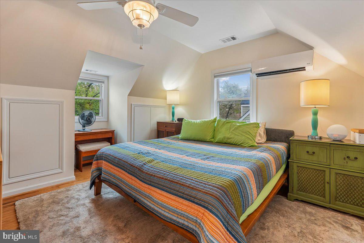 RIVERDALE PARK - Residential