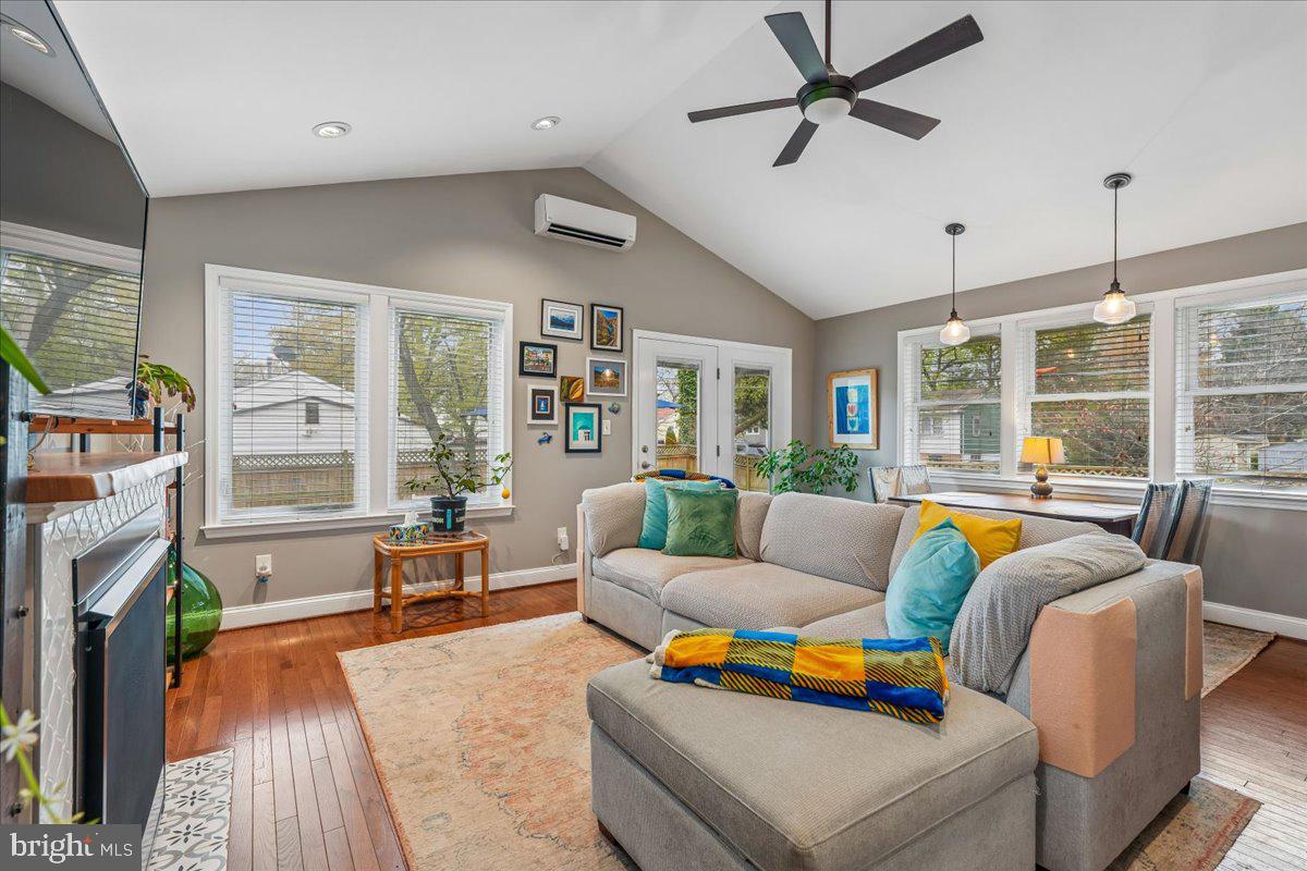 RIVERDALE PARK - Residential